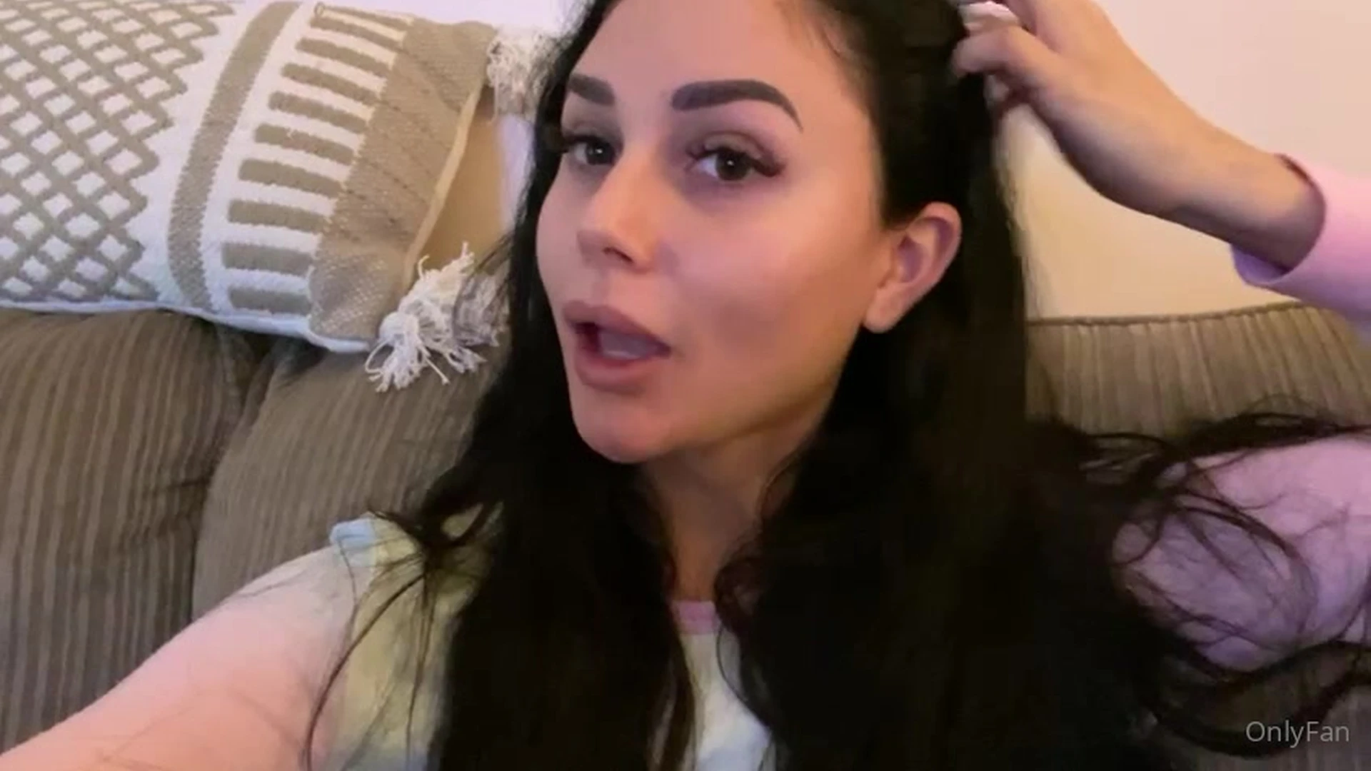 Sensational gorgeous babe Ariana Marie leaked tits pic Vid