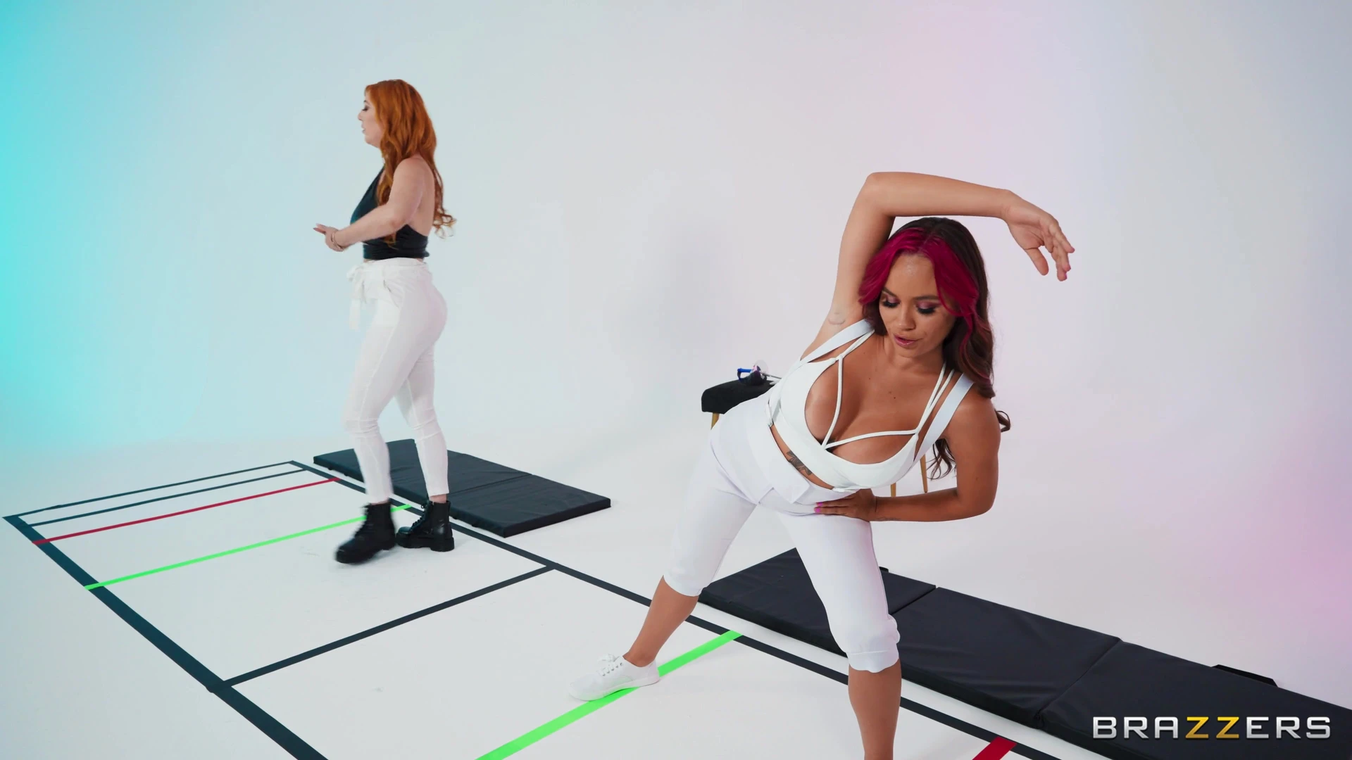 EPIC MILF Lauren Phillips Onlyfans Leak