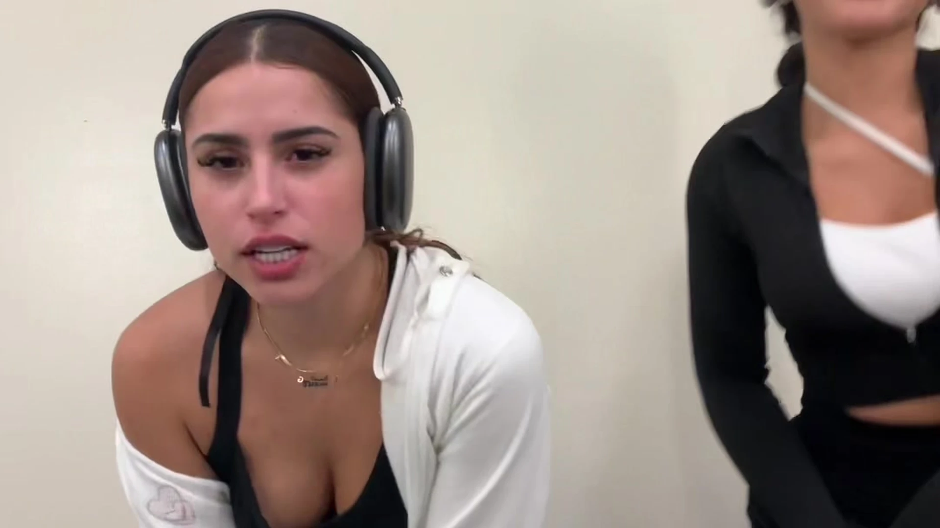 brunette Angela Alvarez clips VIDFULL