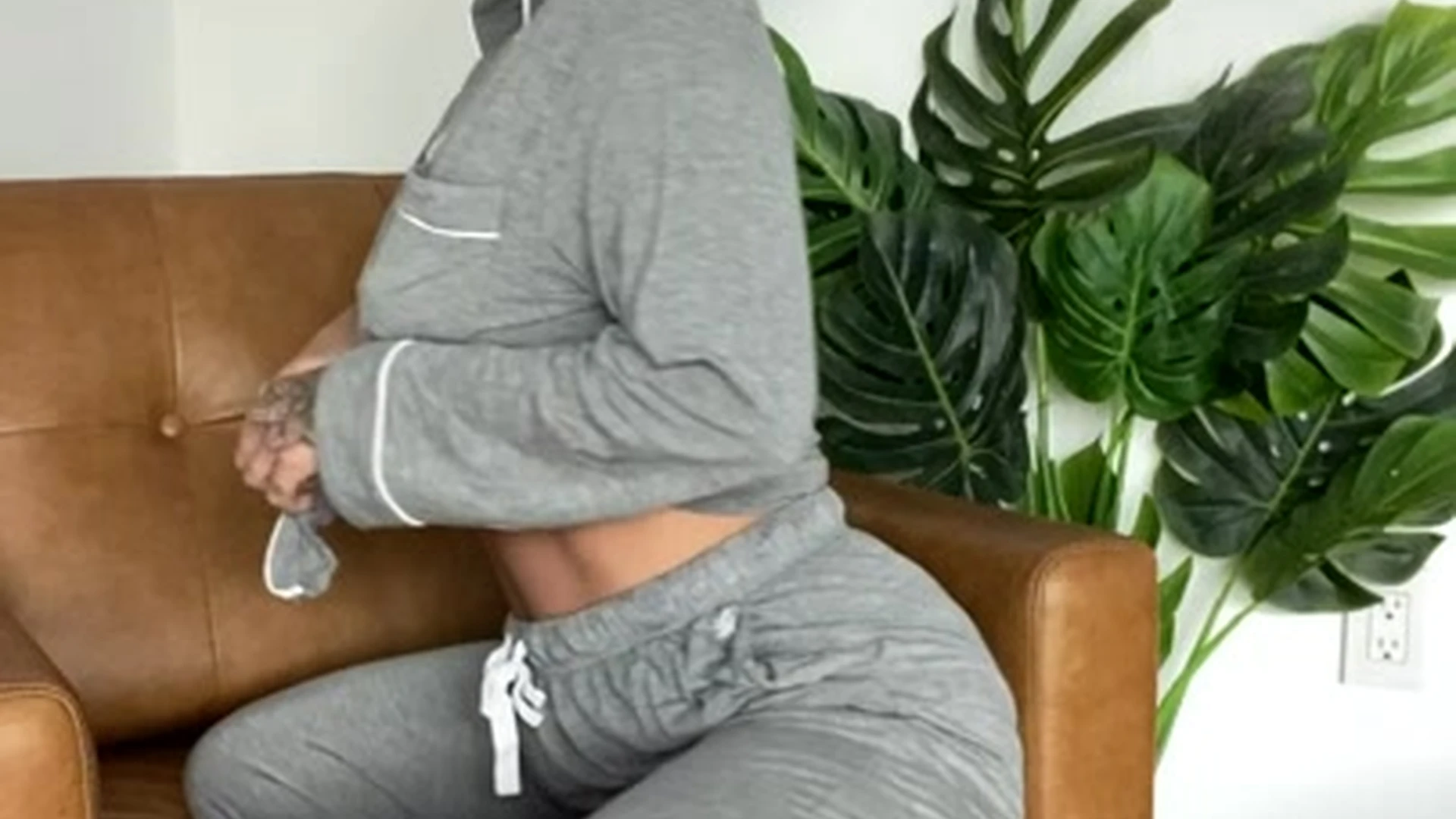 bitch sucking athletic Kayla Lauren porn pic