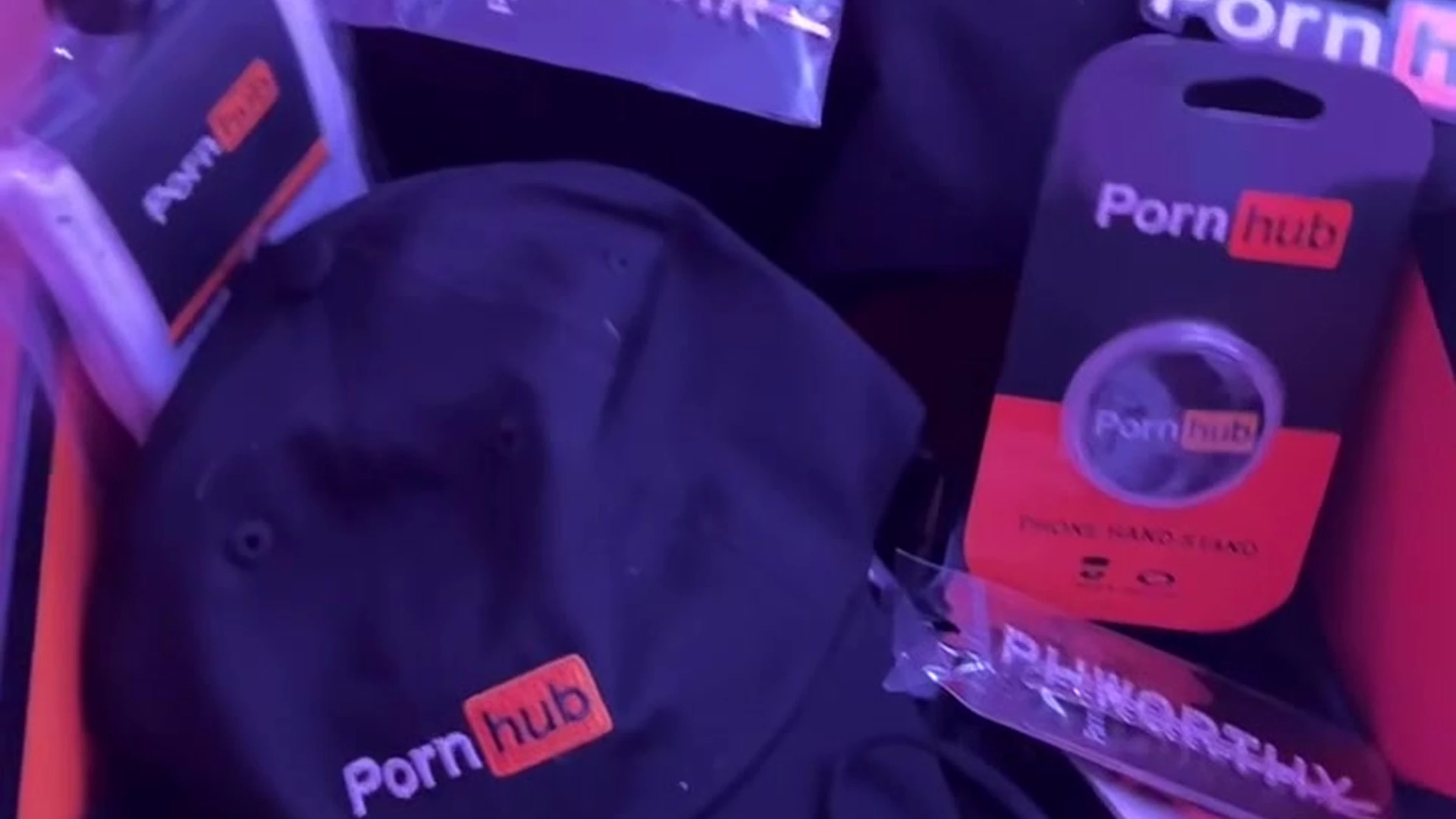 natural boobs Mama Fiona nsfw fullvideo