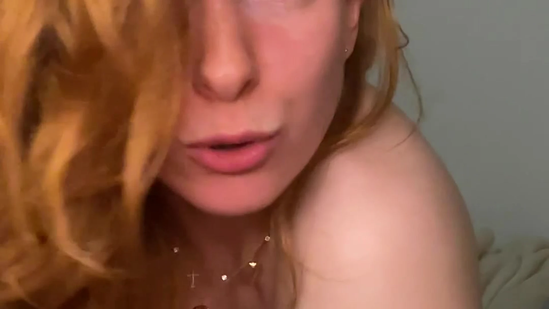 pretty big boobs Imogen Lucie bg