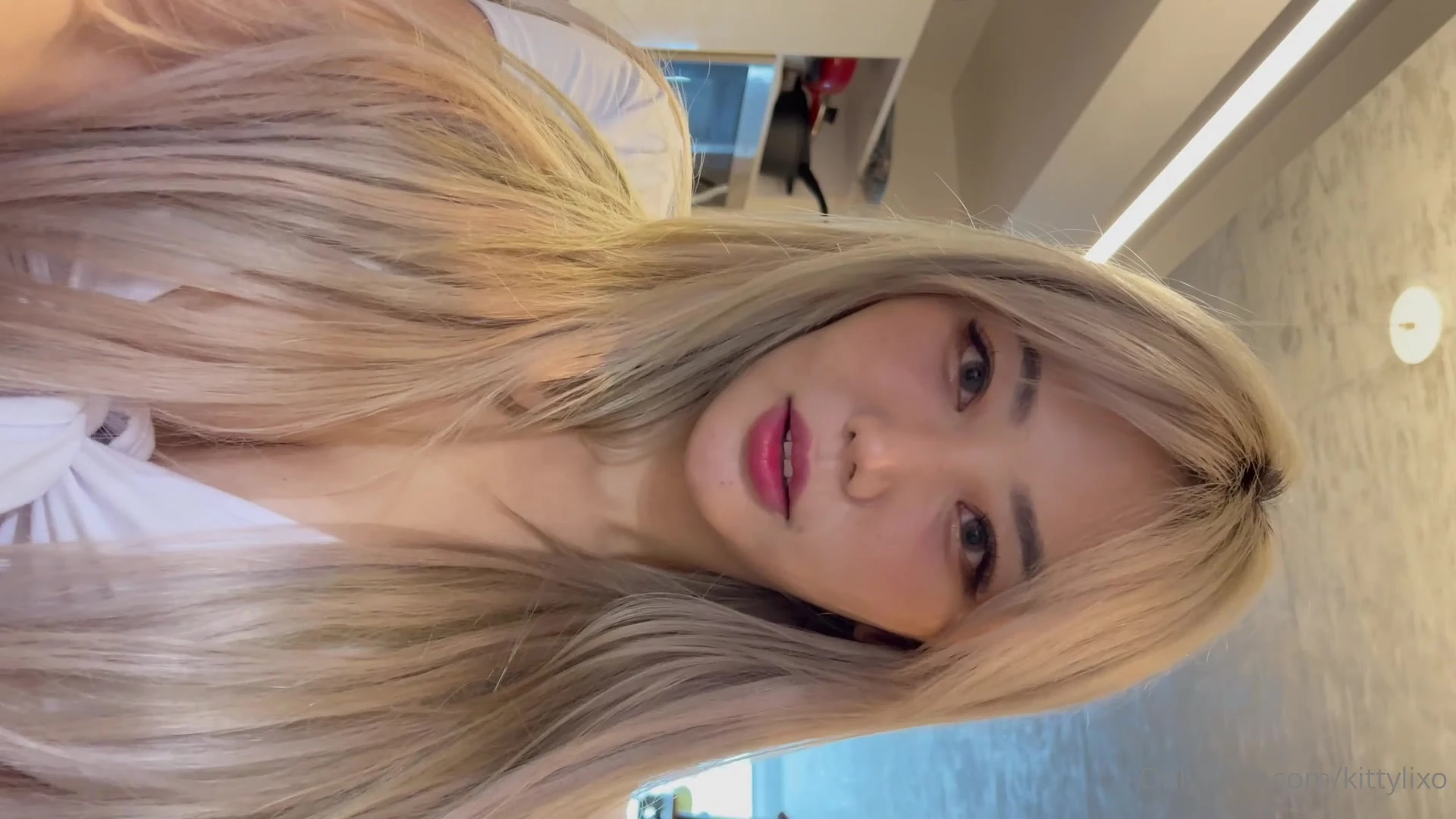 Exposed Motivated blonde Kittylixo nude Exclusive video full