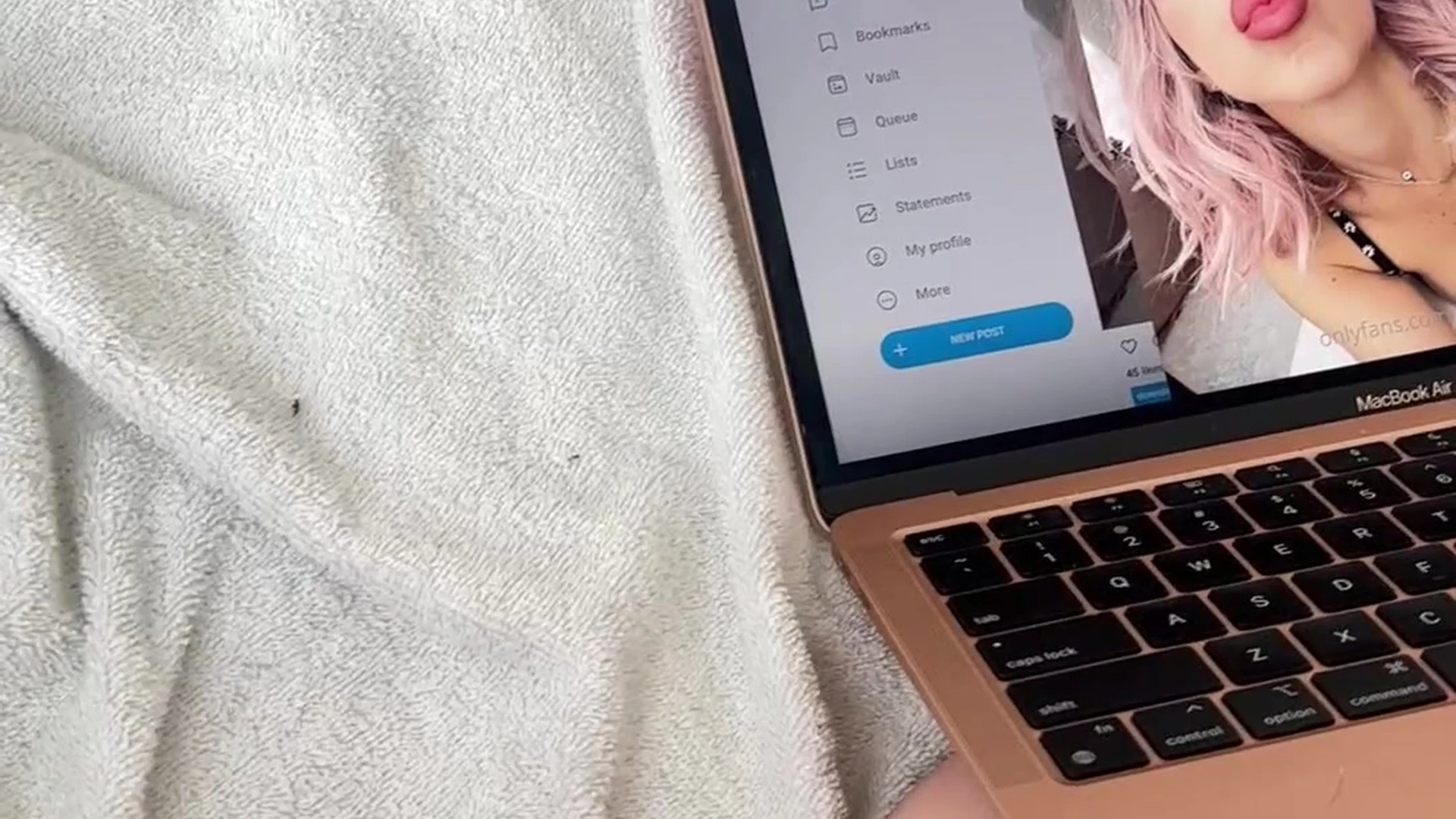 Epic Empowered petite Mama Fiona anal