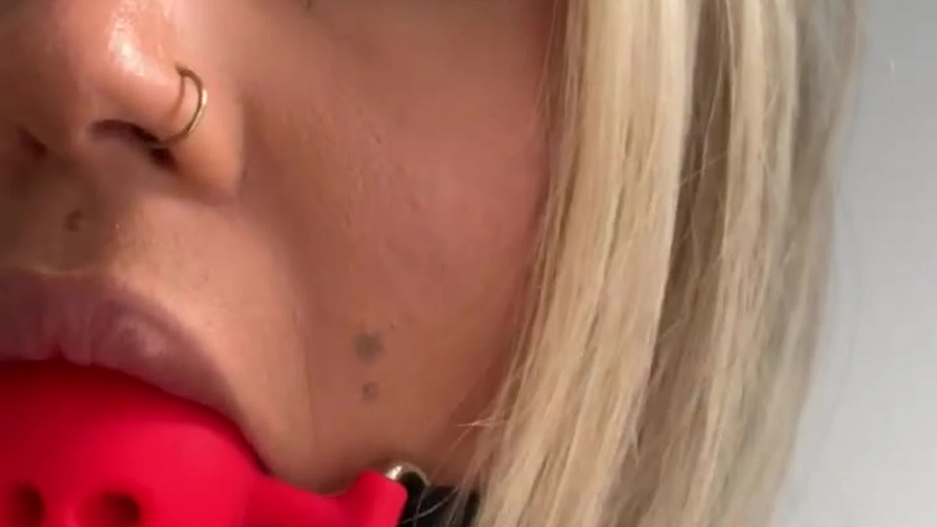 fuckdoll buxom Holly Brougham leaked onlyfans pic