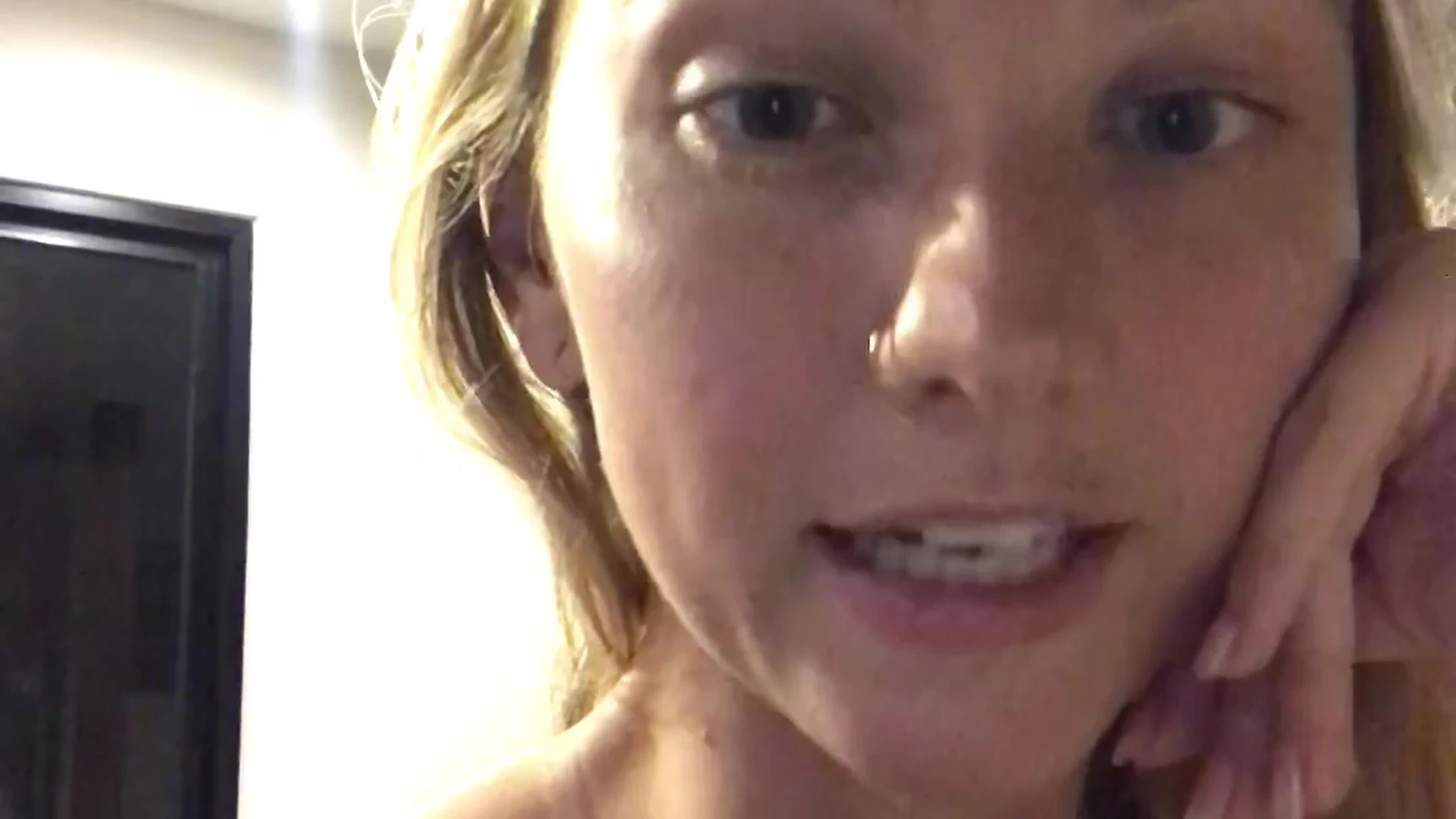 emodel blonde Lily Ivy nude porn leak