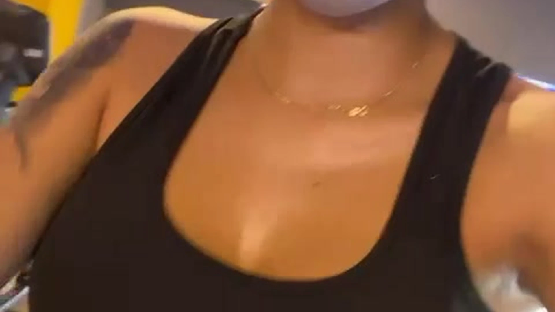 Epic babe Maria Del Mar bg