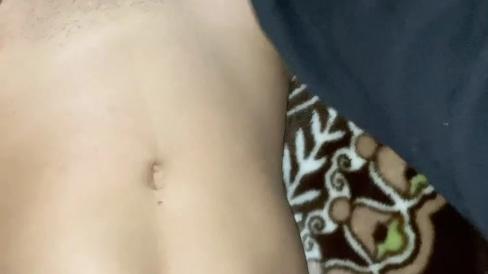 dirty small tits that1iggirl masturbating