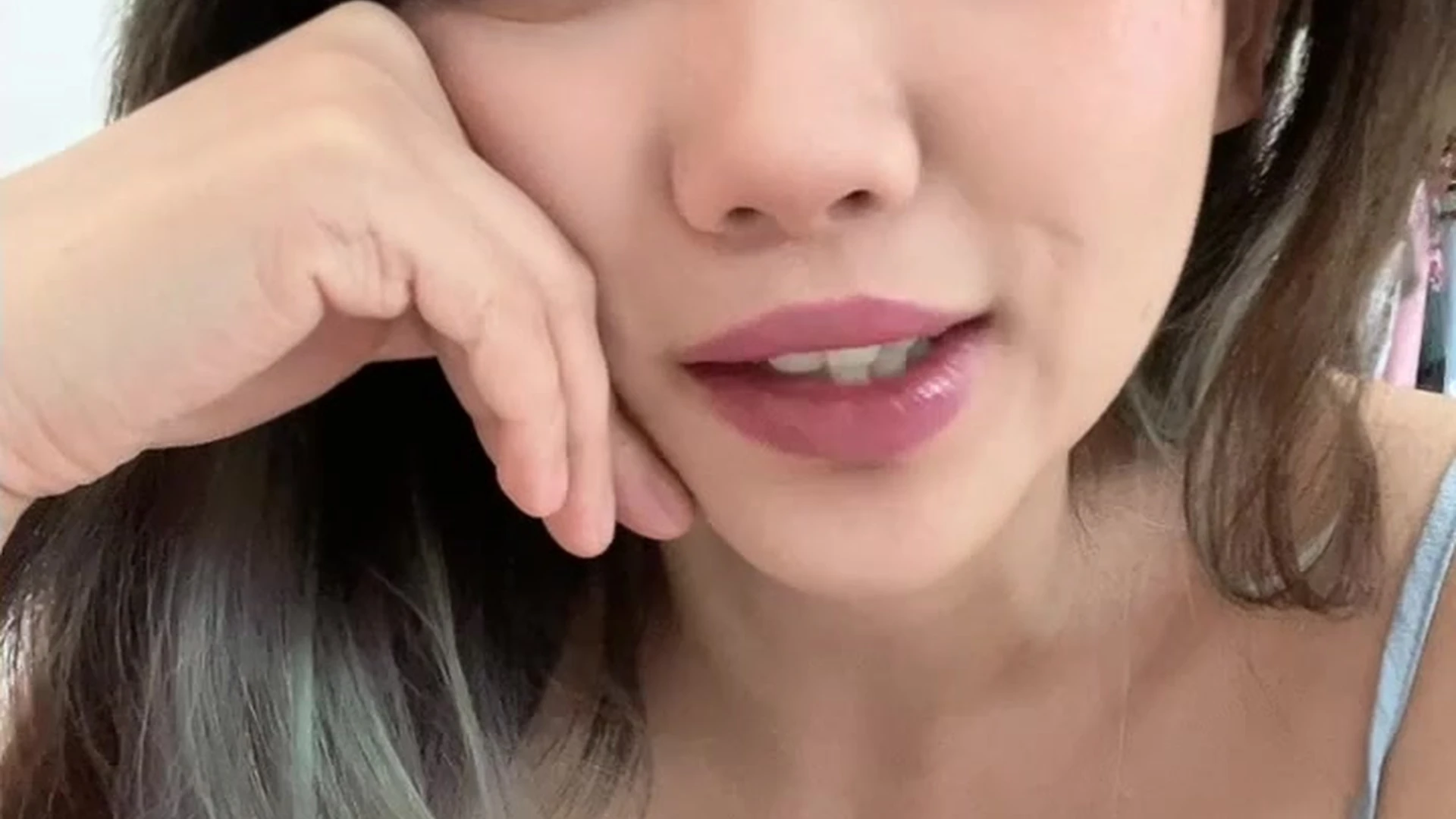 pornstar sucking Vietnamese Harriet Sugarcookie sexy pic