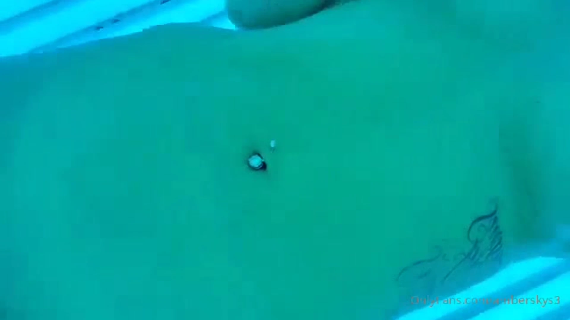 blonde Kenzie Taylor dildo