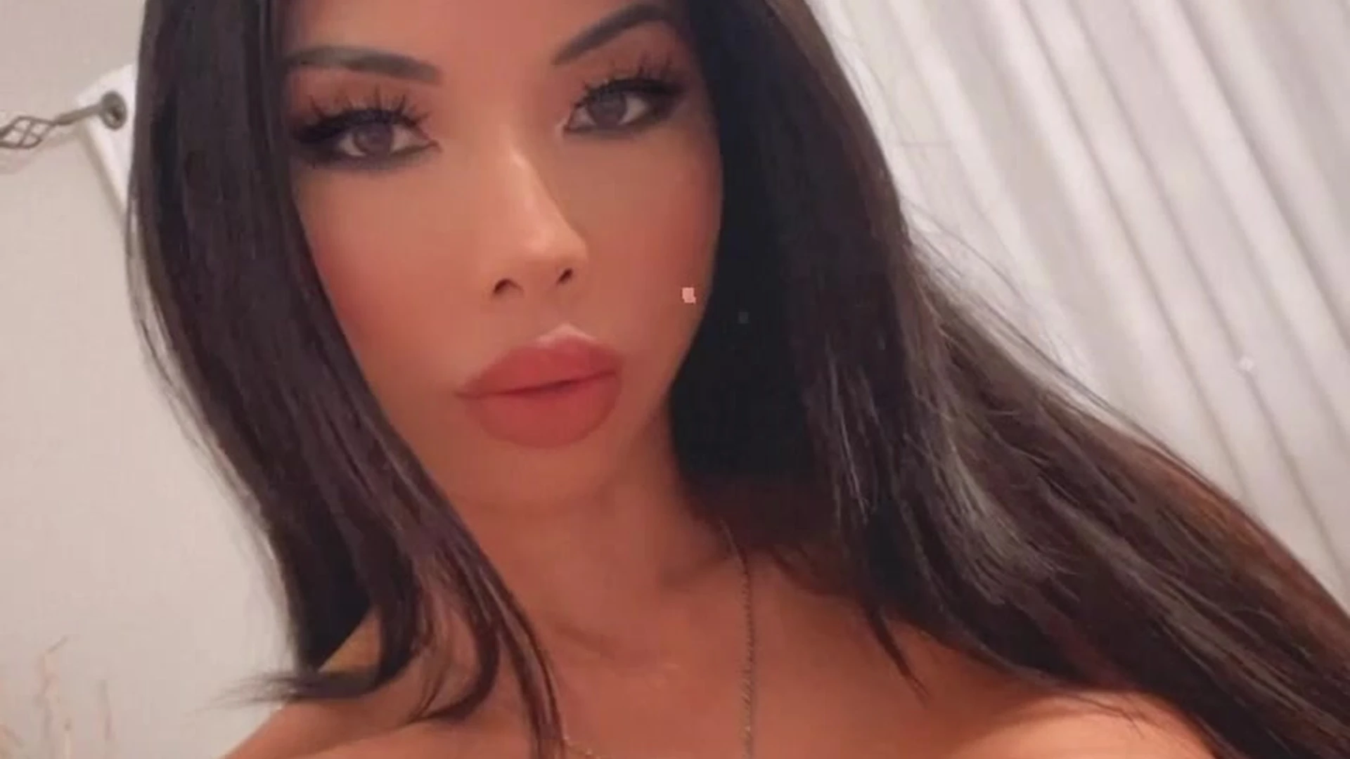 athletic LexiVixi of