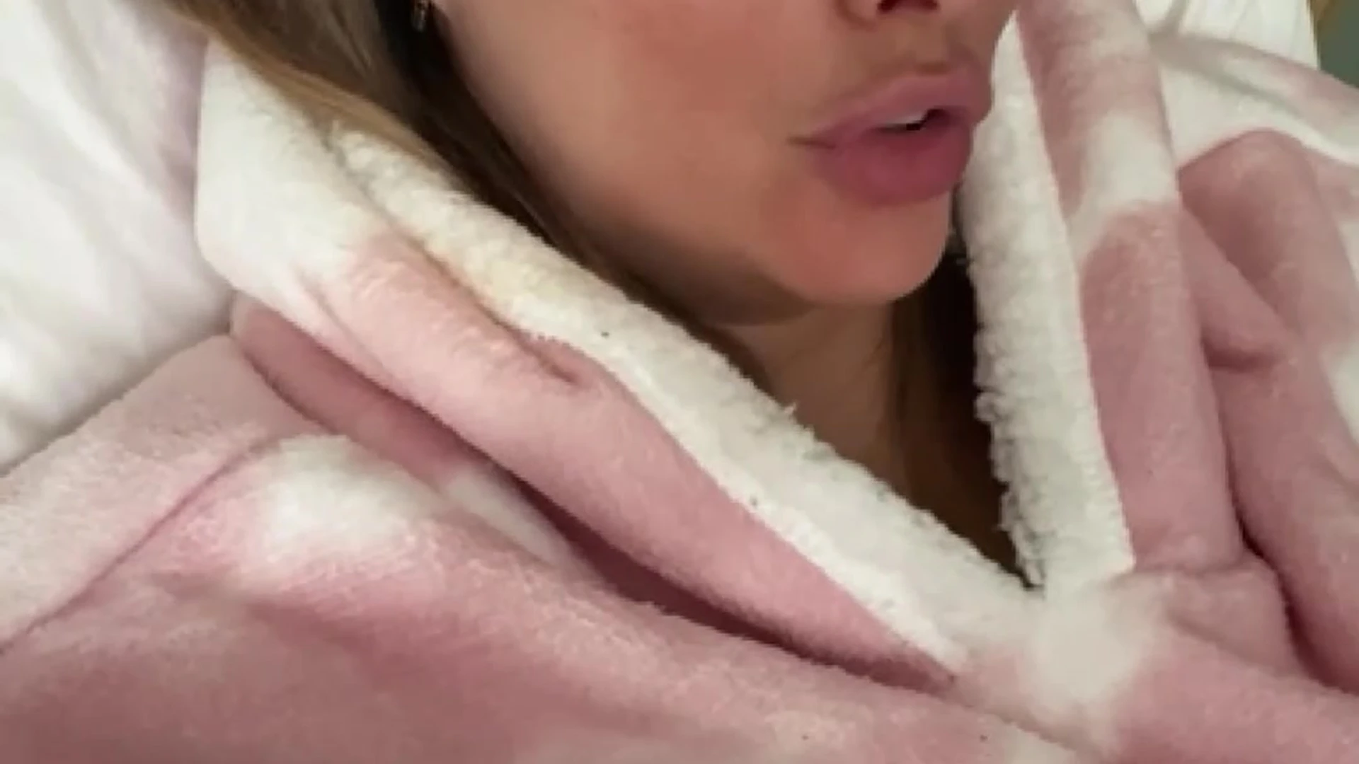 wonderful Sweating Glamour model Rhian Sugden pic leaks