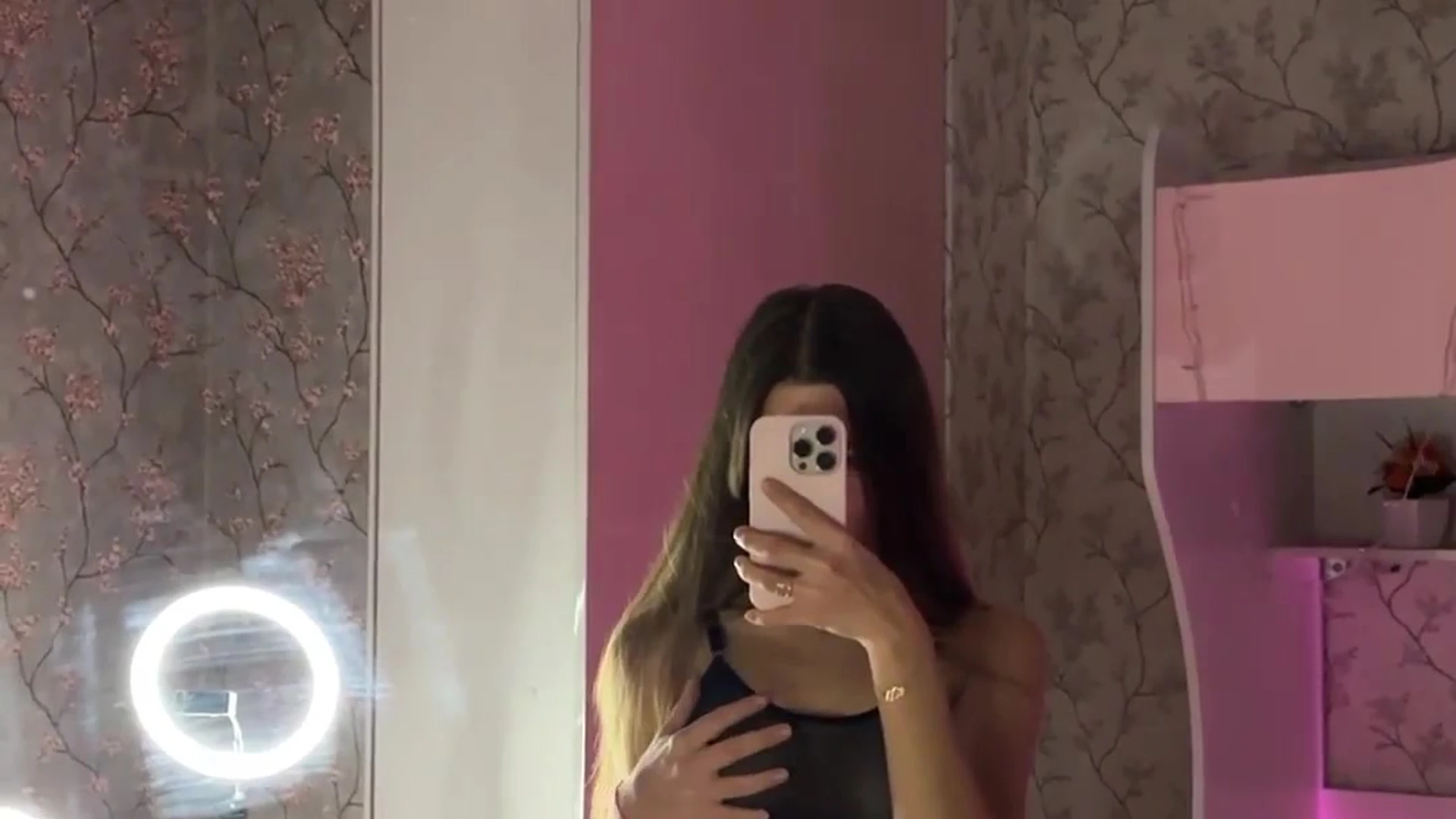 slut lerabuns camgirl