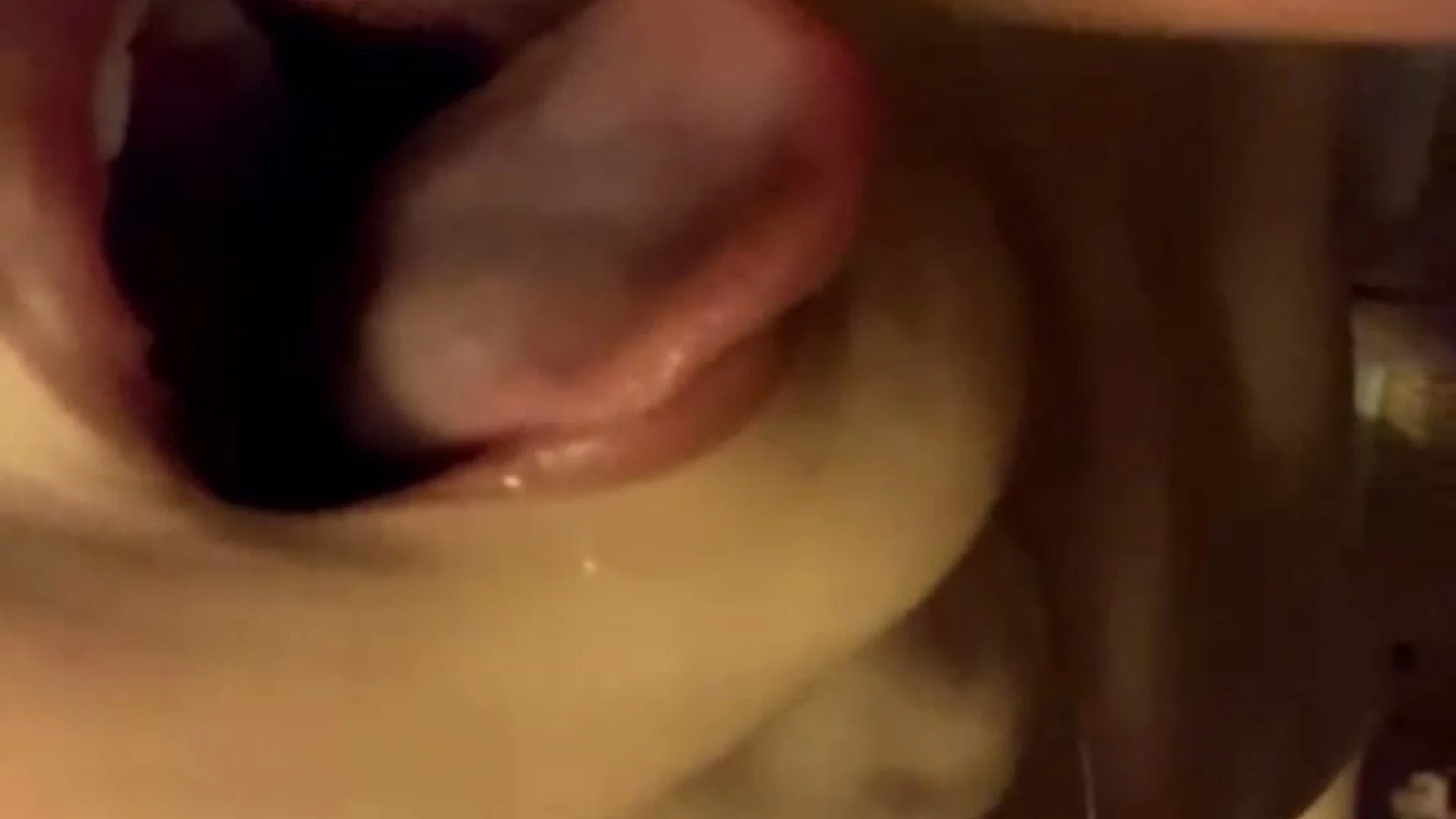 sexy sucking small tits that1iggirl solo