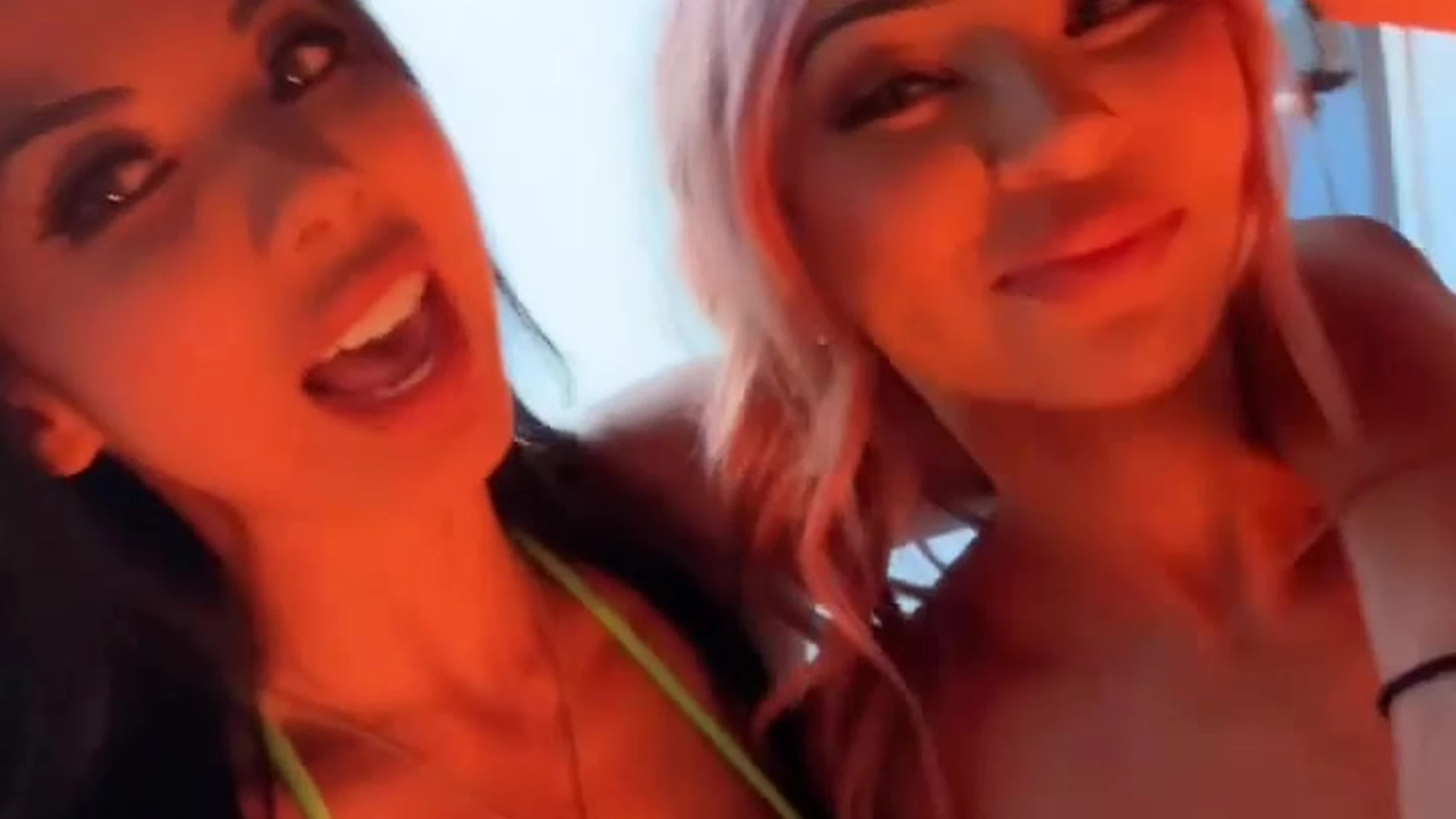 Exposed influencer athletic LexiVixi tits pic