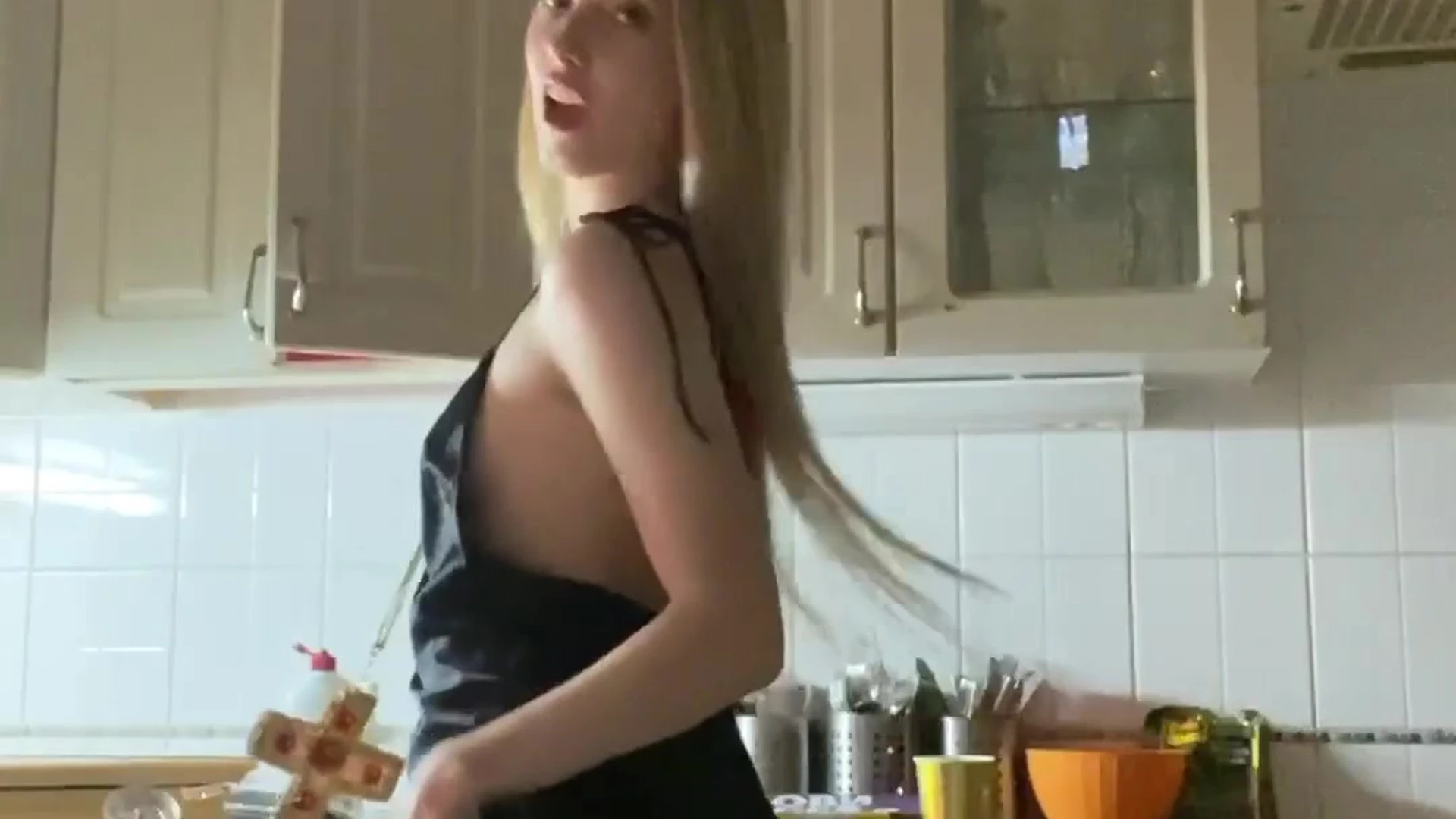 Epic slutty bitch blonde Kenzie Taylor only fans leaks