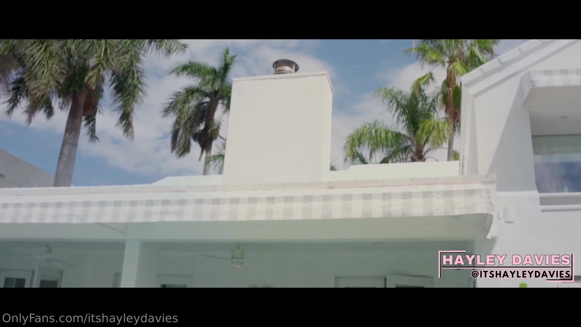 Sensational babe Bronze Goddess tits pic