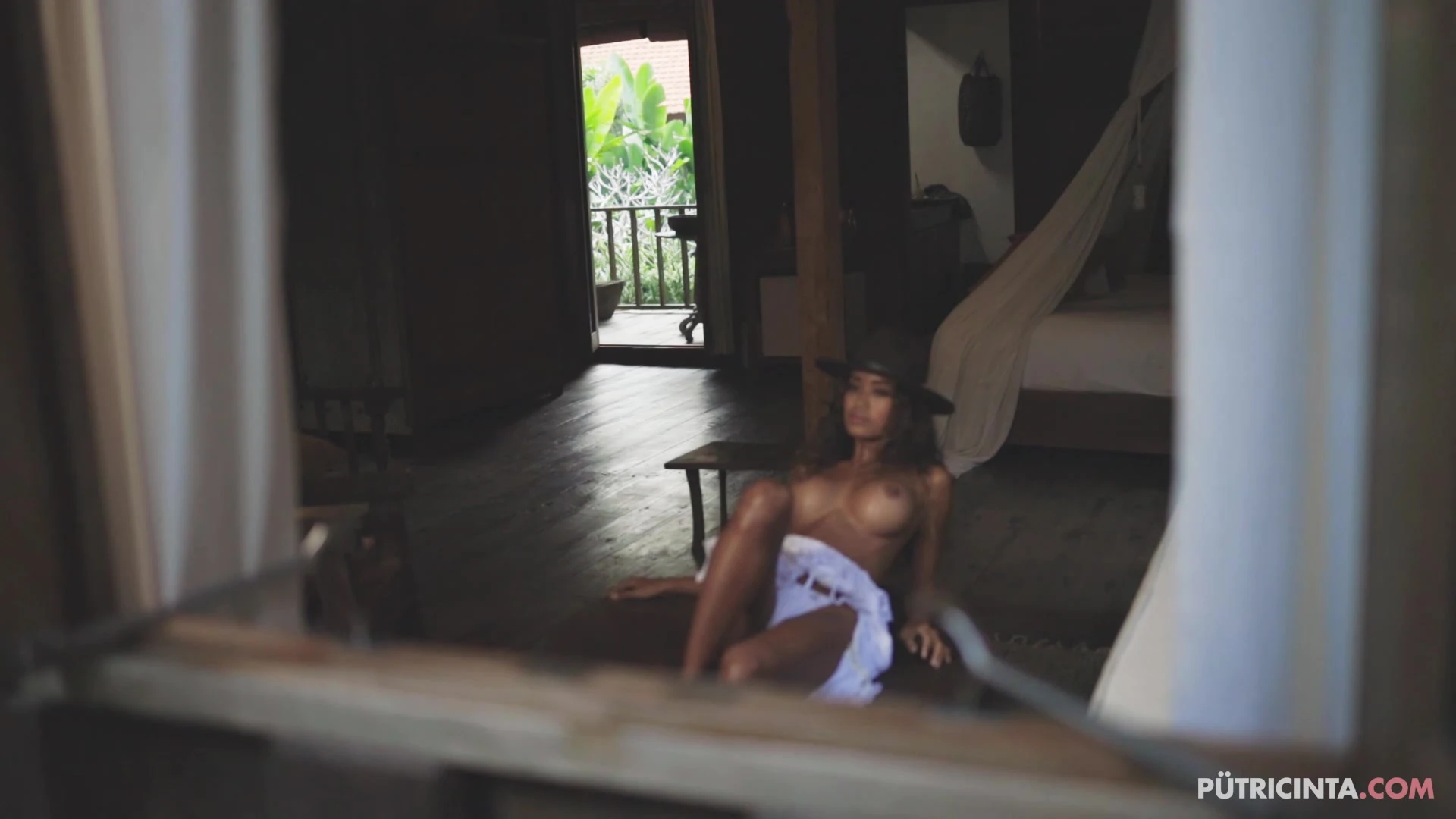 brave Petite Putri Cinta cams Exclusive vid full