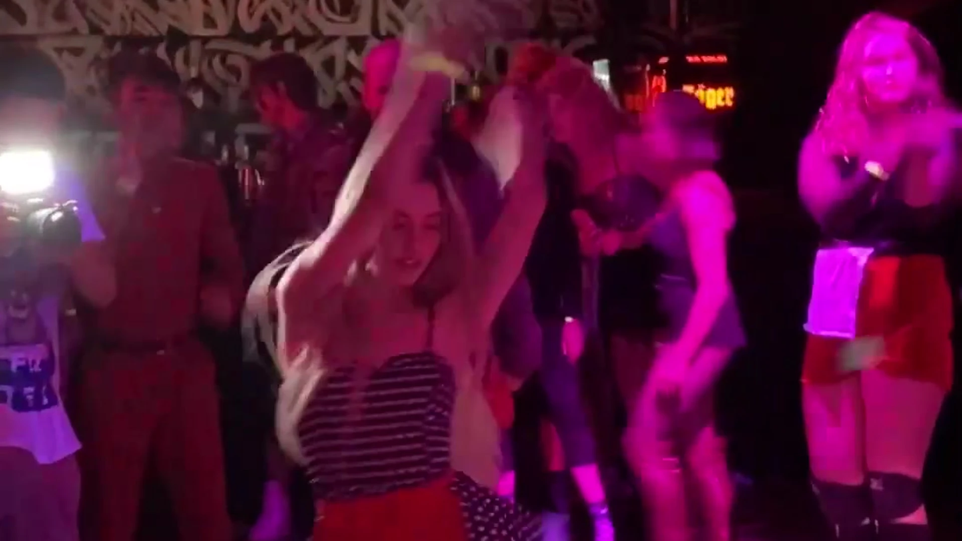 Exposed Blonde LexiPoy leaked tits pic