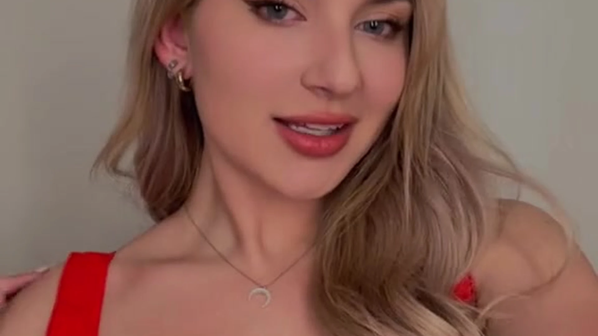 Sensational Ambitious  small tits Elizabeth Zaks leaked sextape