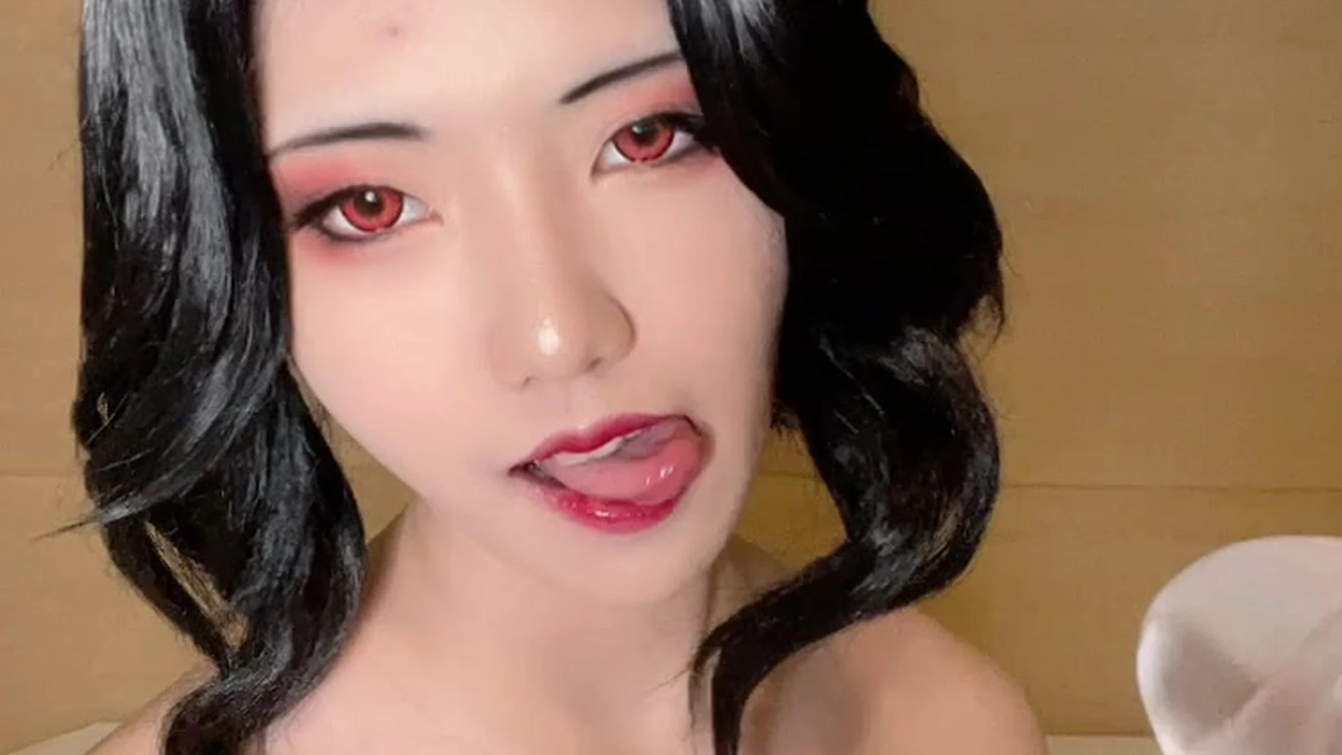 Sensational Fake Tits moiicos43 bg