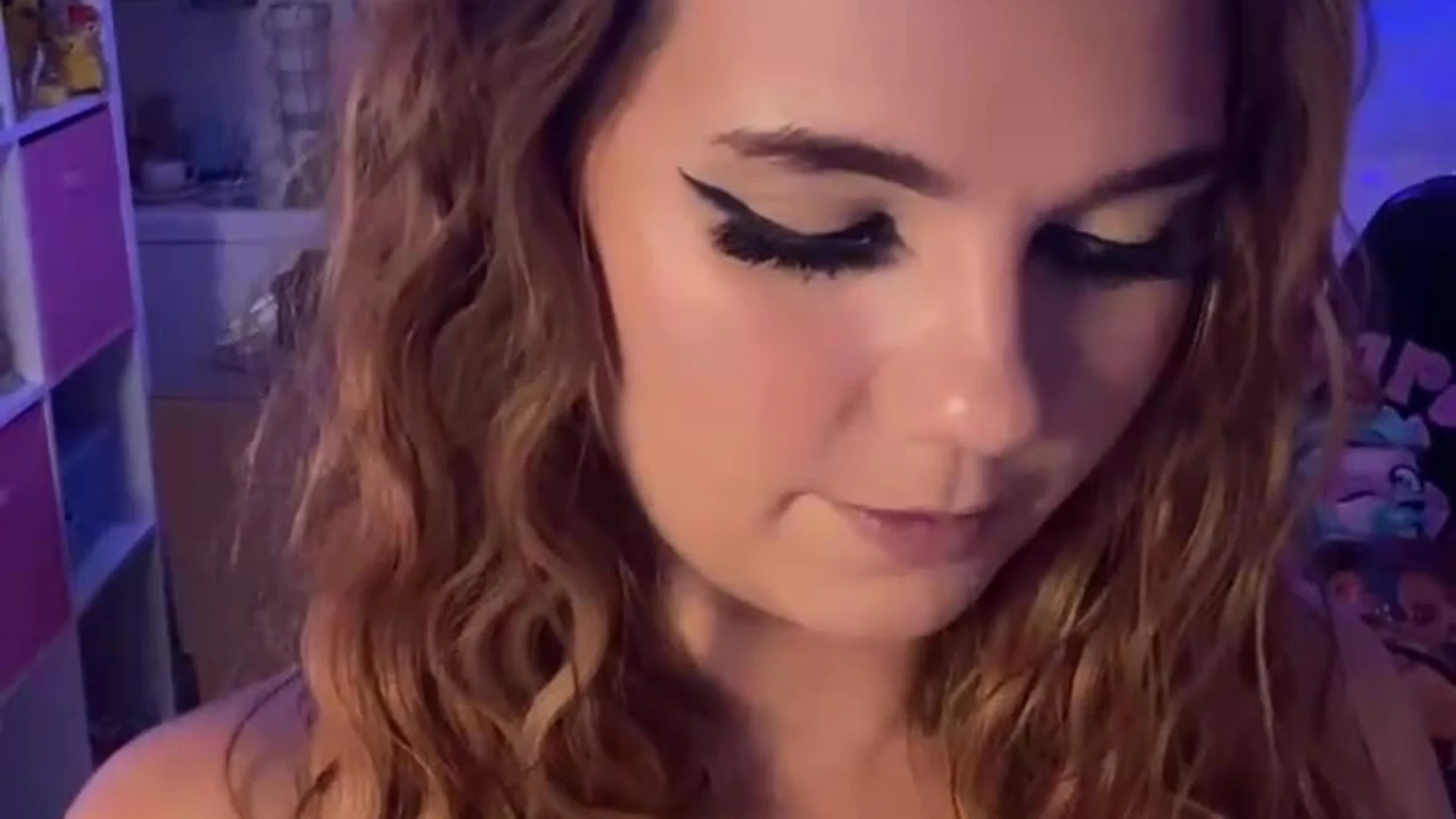 Exposed Big Tits Dare Taylor face