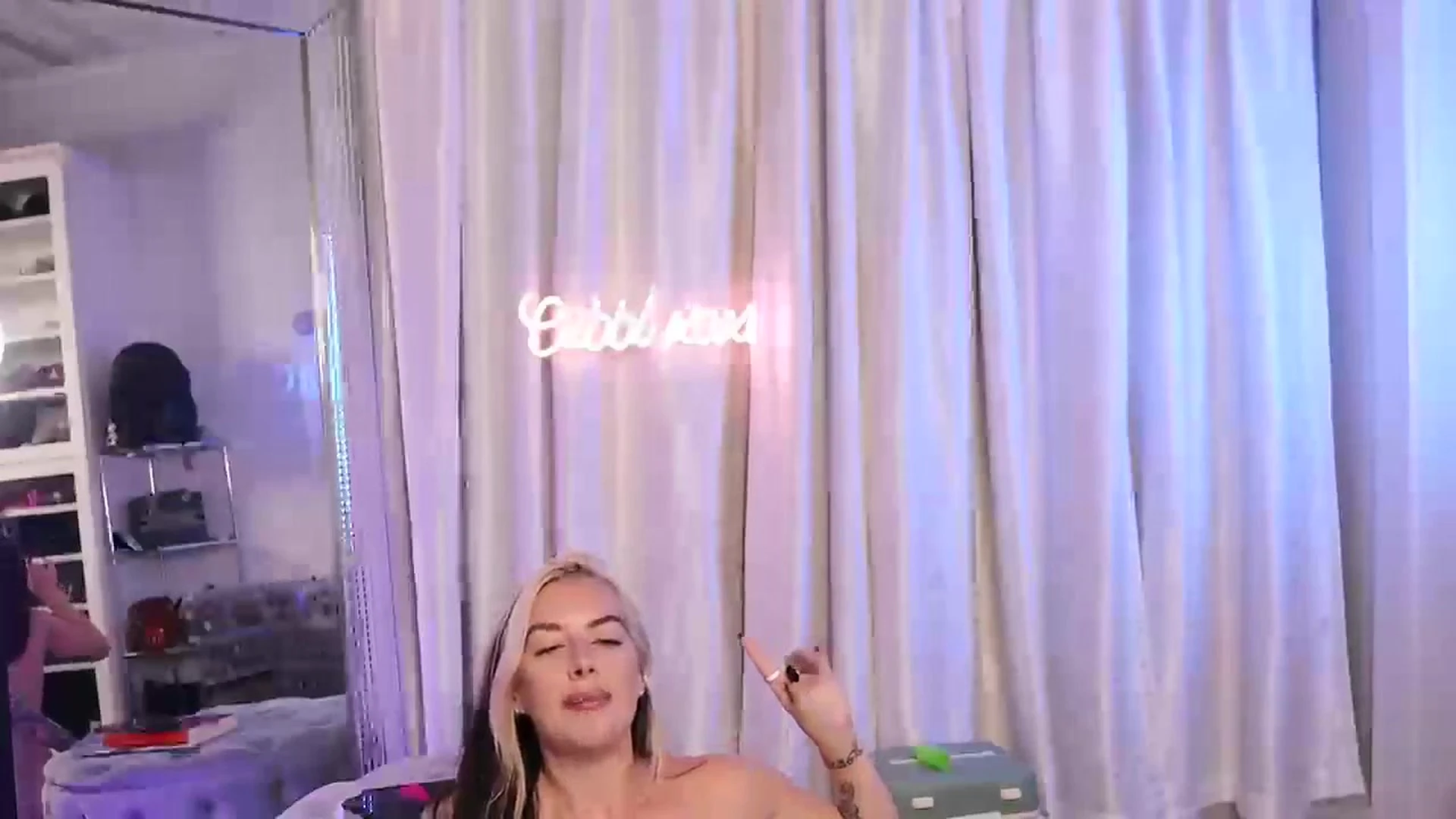 blonde Cubbixoxo nudes Exposed