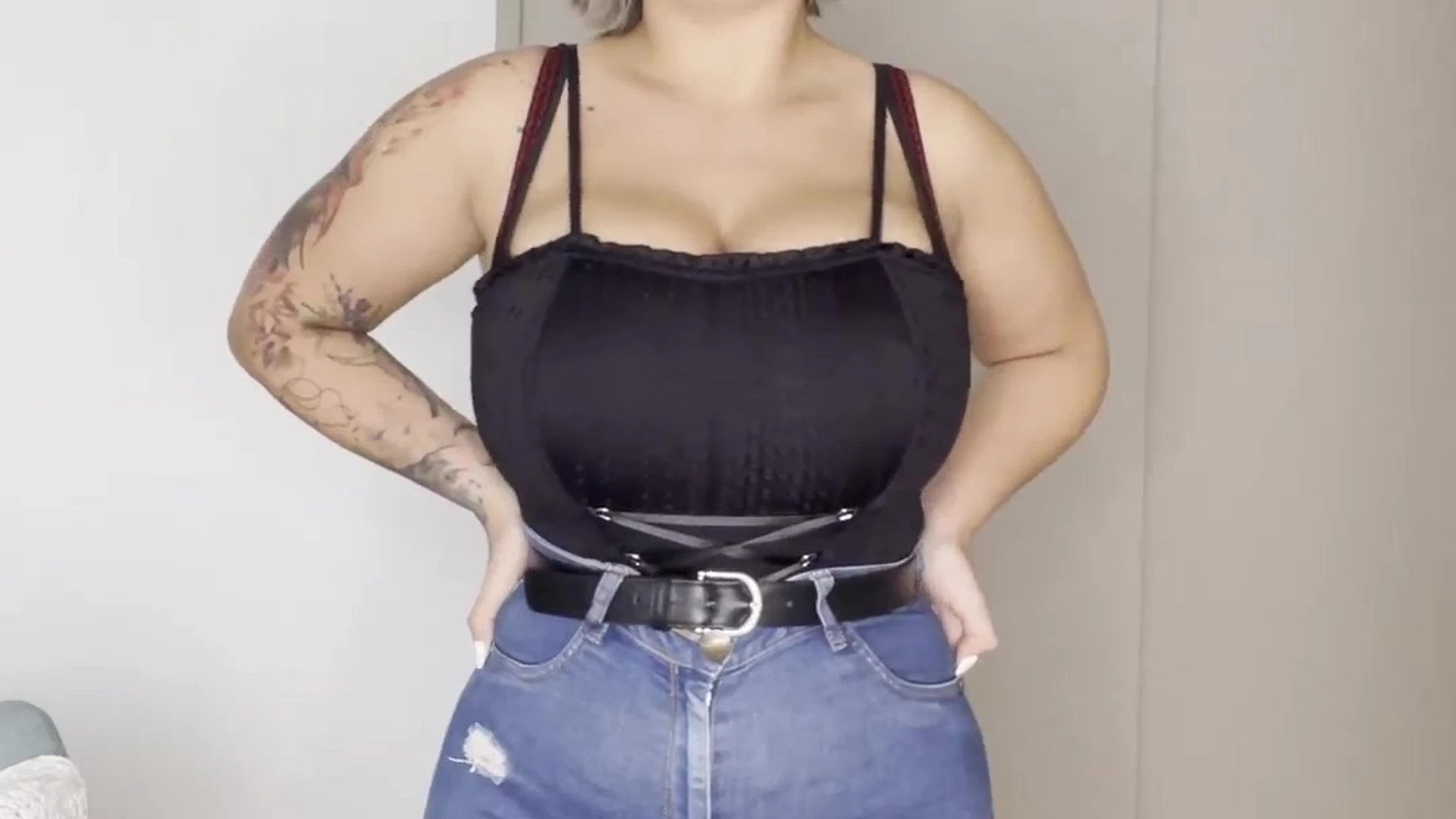 slutty bitch Sweating Big Tits amarettoh leak pic