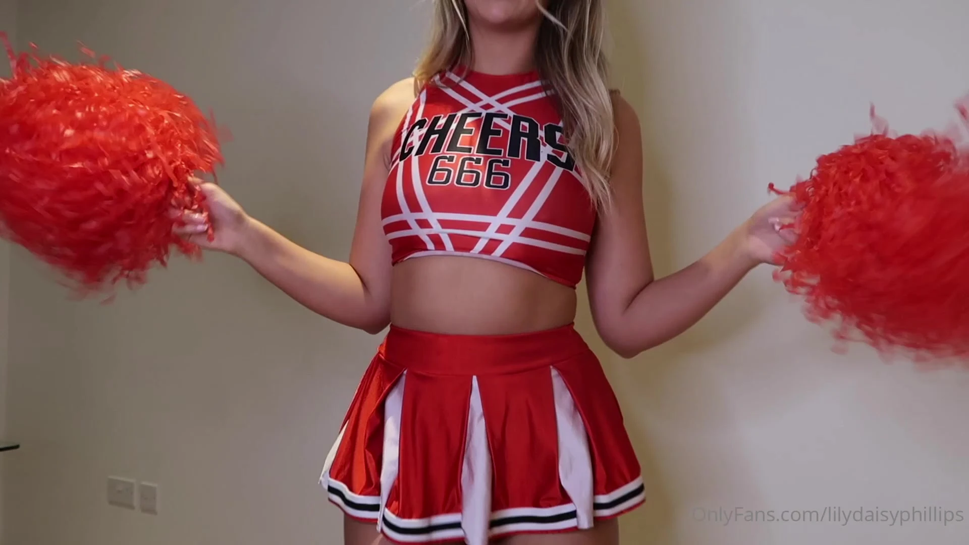 Petite Lillian Phillips leaked sextape Sensational