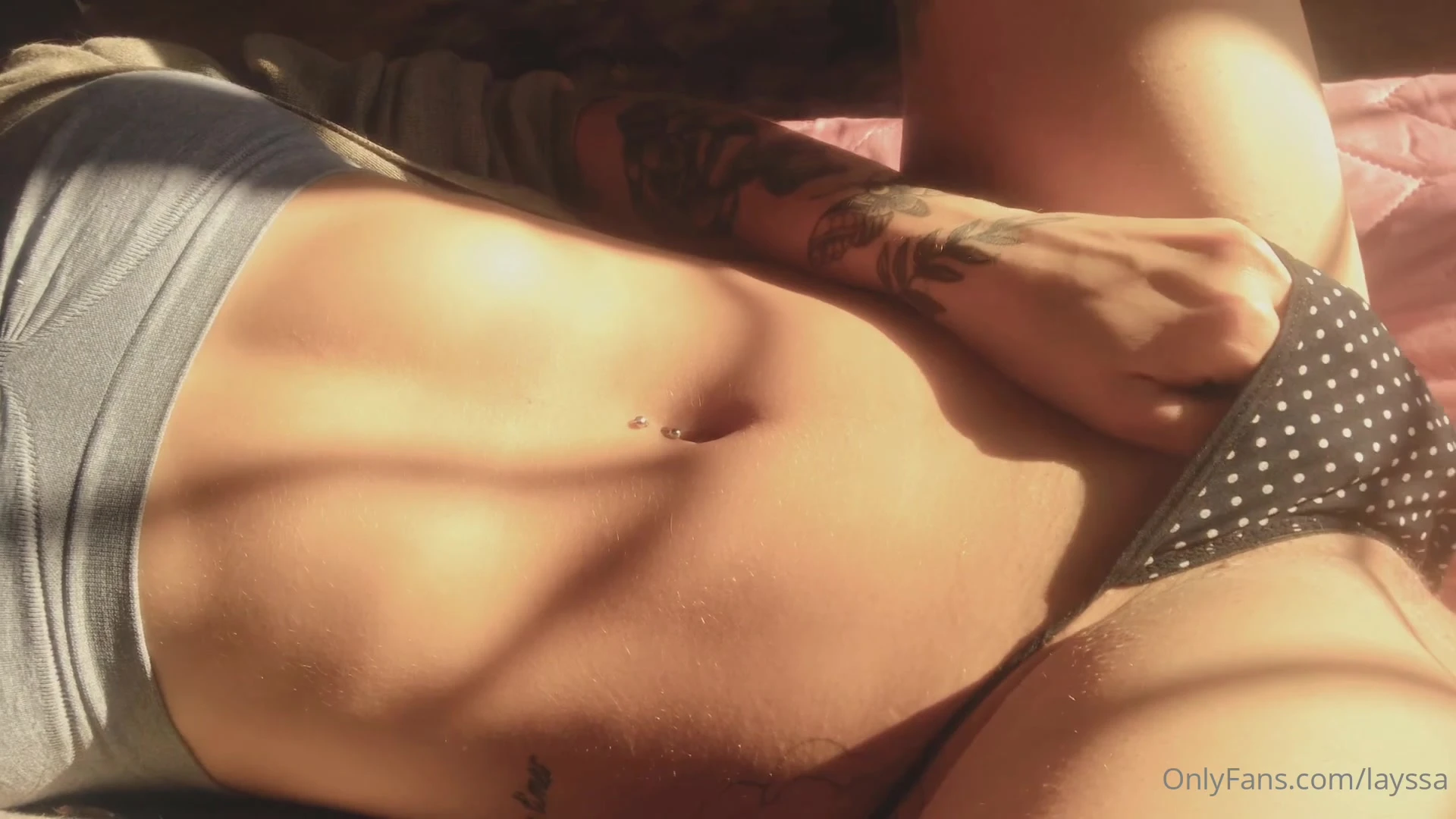 Exposed Brunette Biatrois ripped cams