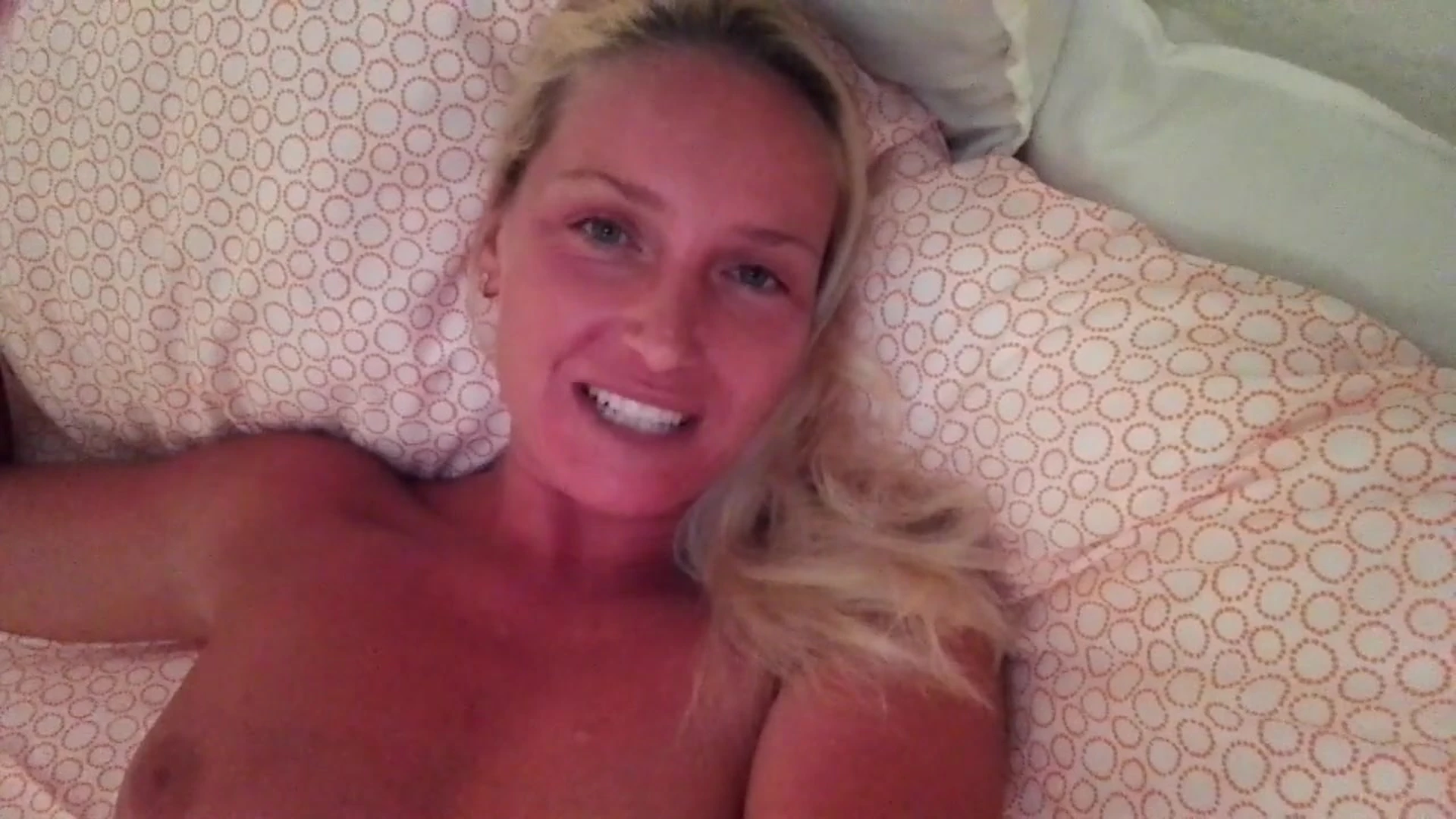 MILF Kathia Nobili anal Exposed