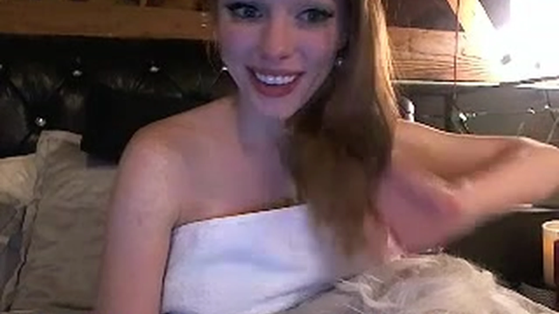 Sensational sexy brunette Austin White Naked Leaks Clip