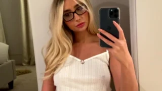 Small Ass Lillian Phillips tits pic EXCLUSIVE VIDEO