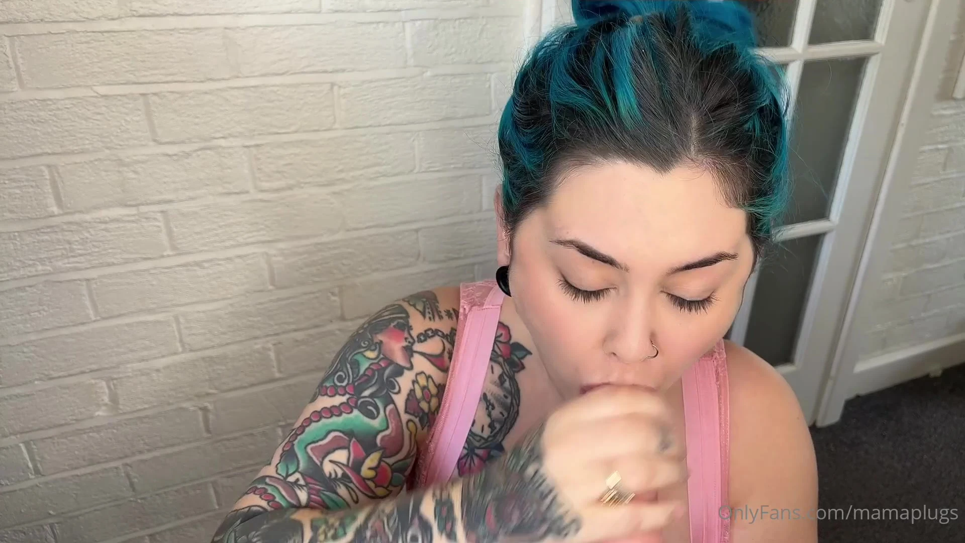 EPIC cutie Fake Tits mamaplugs onlyfans