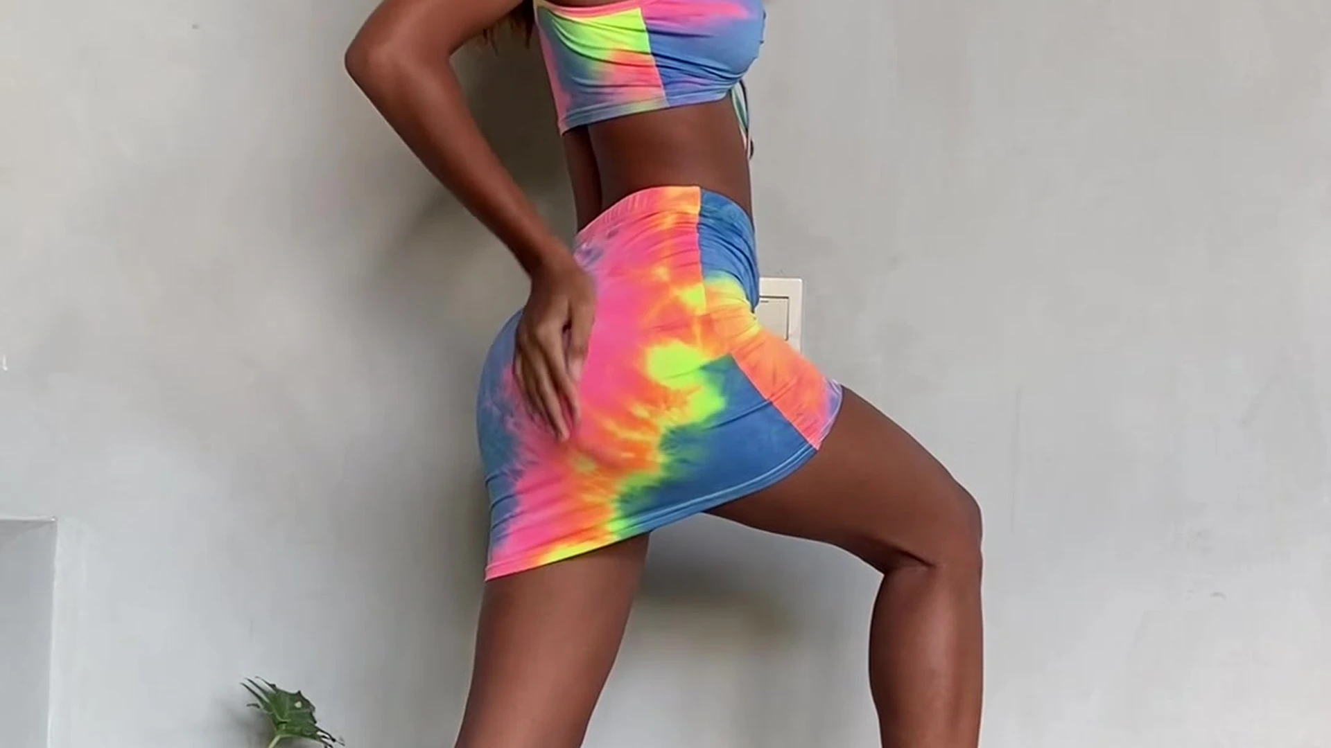 Affable  Asian Putri Cinta pussy