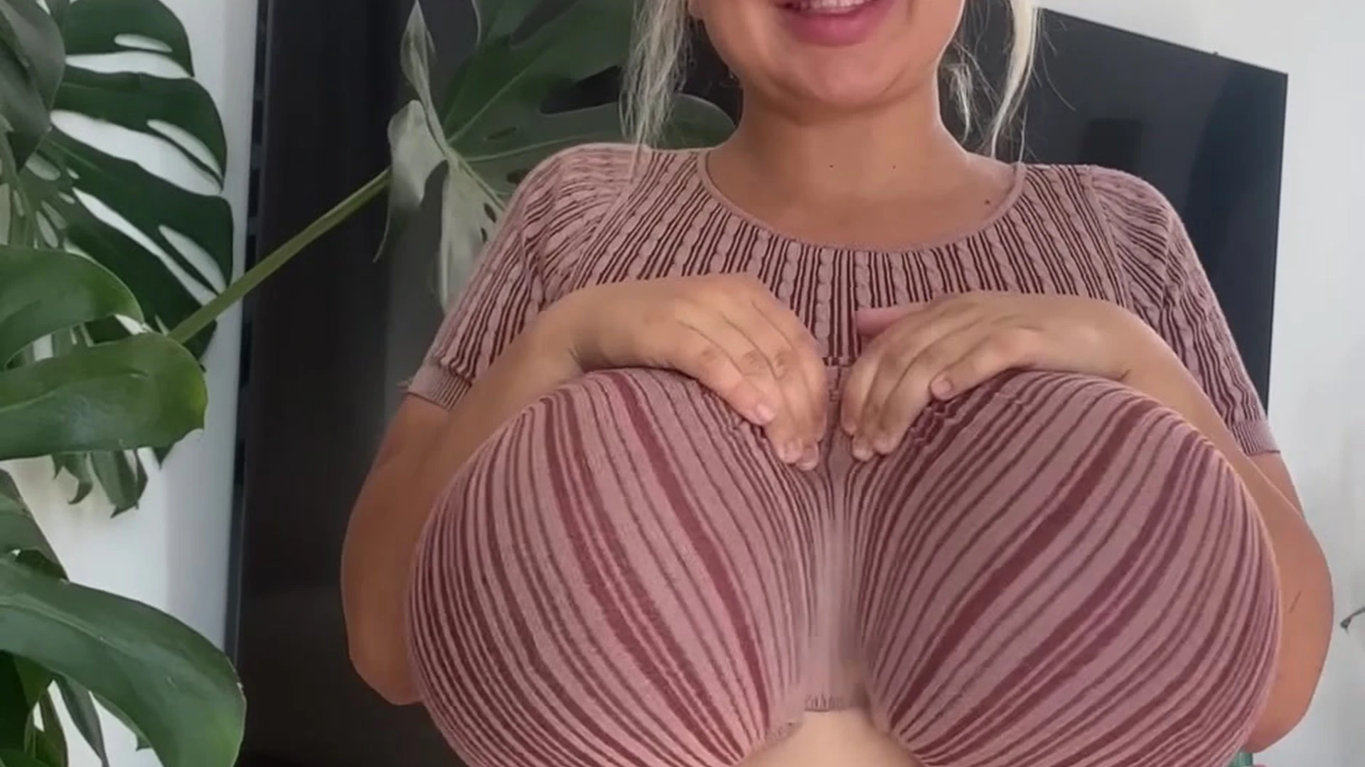 Sensational big tits Jessy Bunny bg