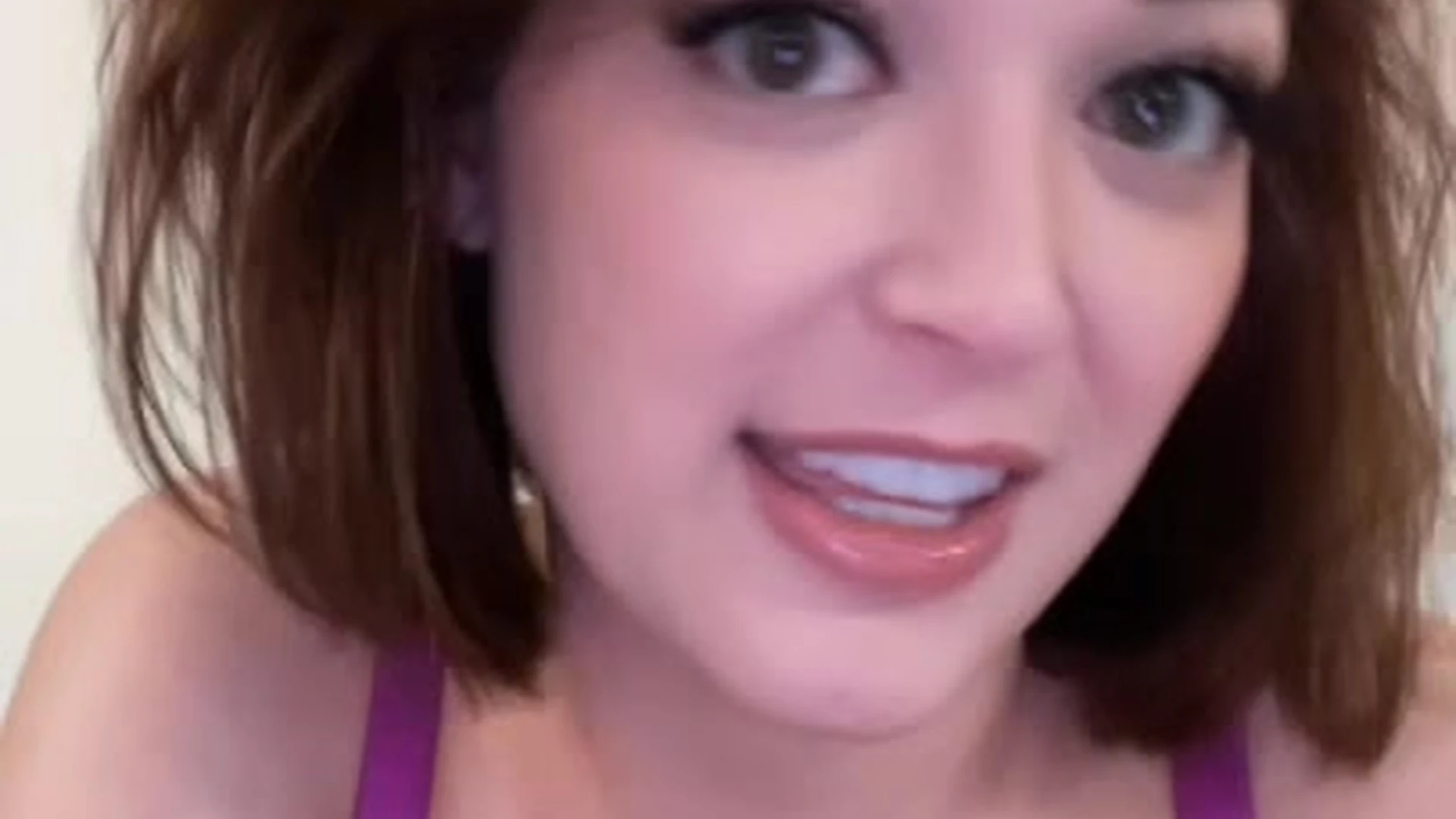 huge tits Tessa Fowler bg Sensational