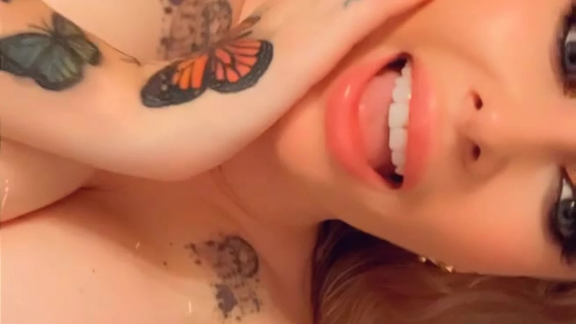 Exposed hotie curvy Laura Lux nude pic fullvideo