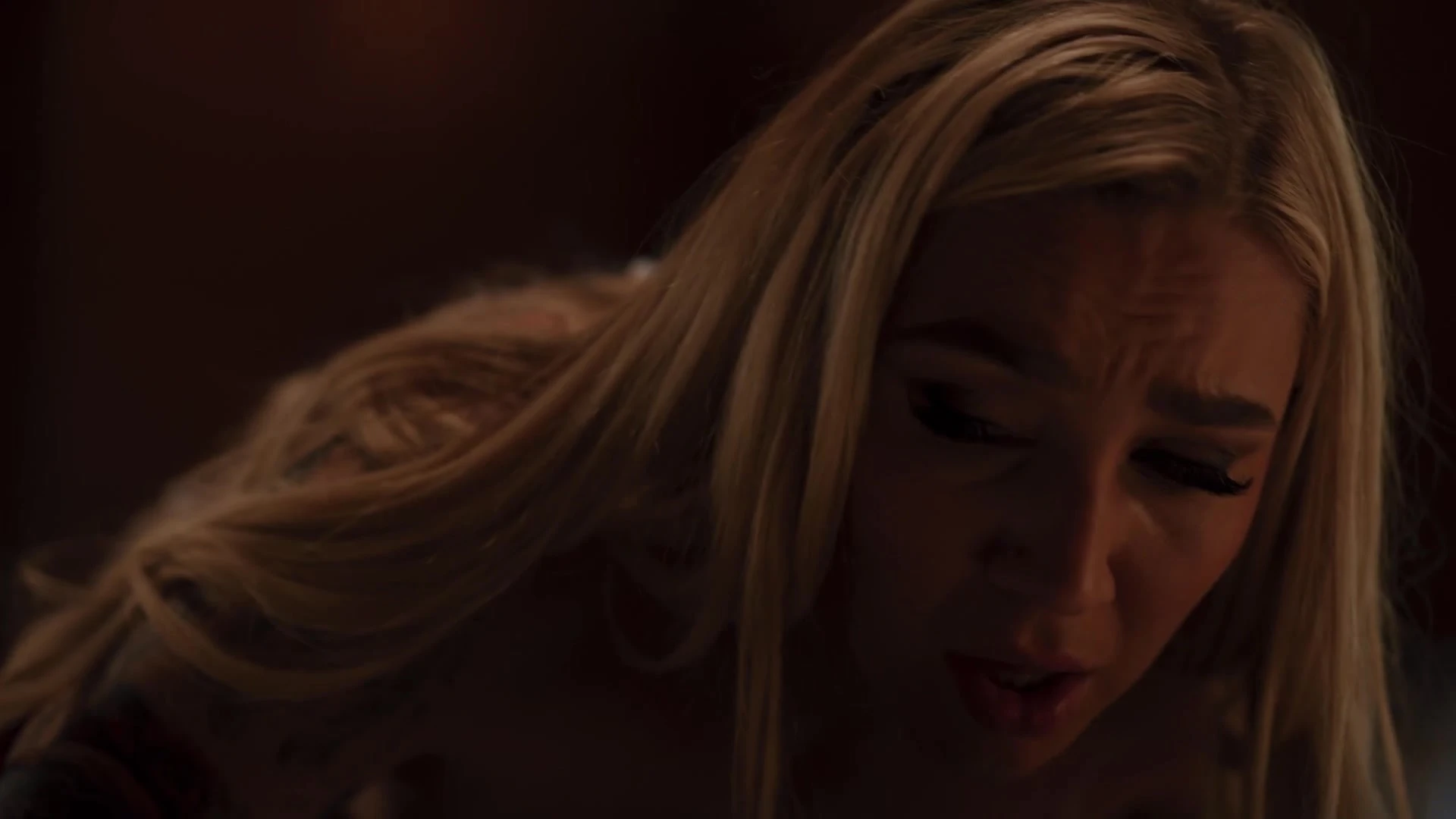 Caucasian Kendra Sunderland onlyfans