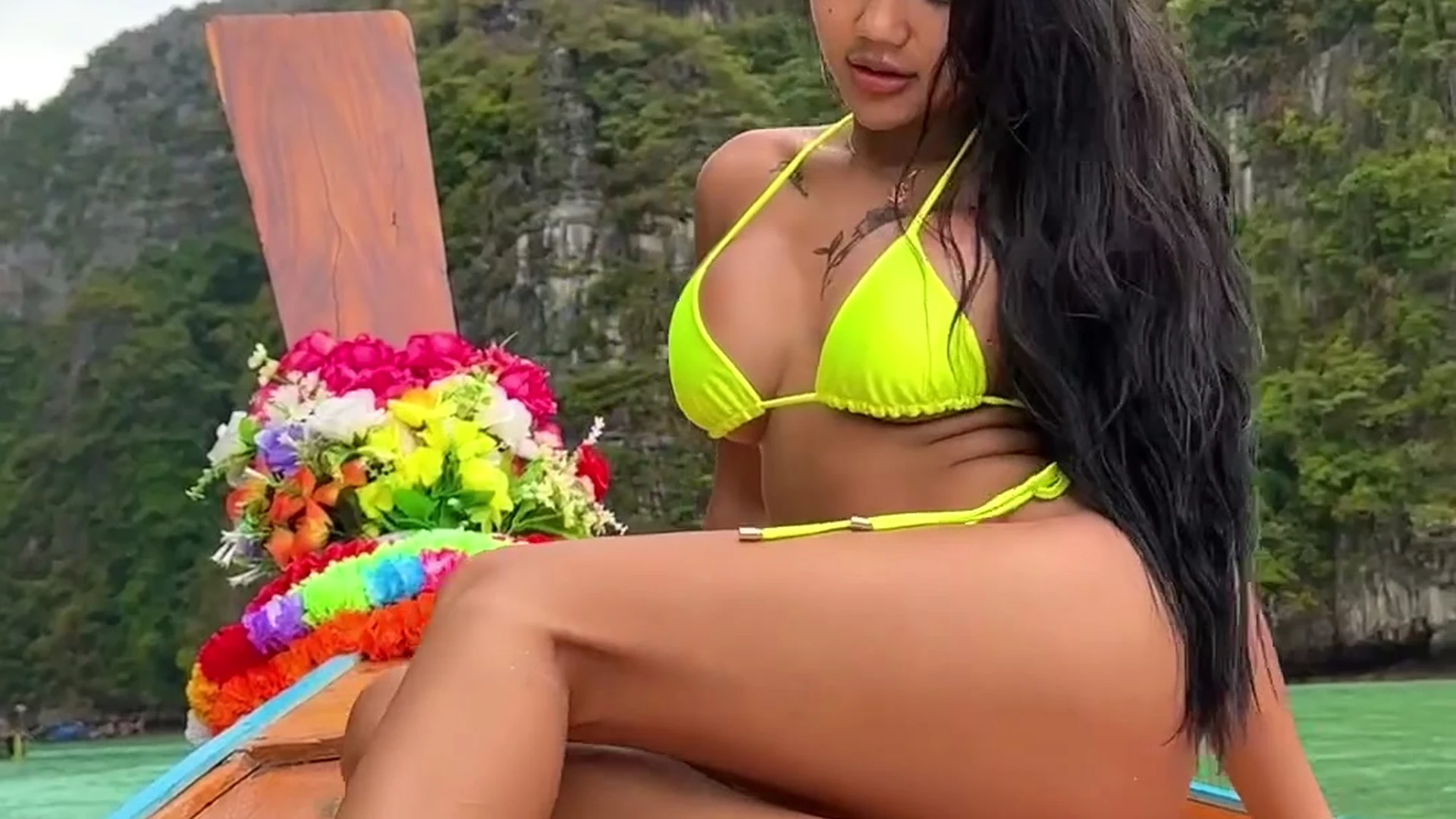 pornstar Sweating Petite praewasian Nudes leak