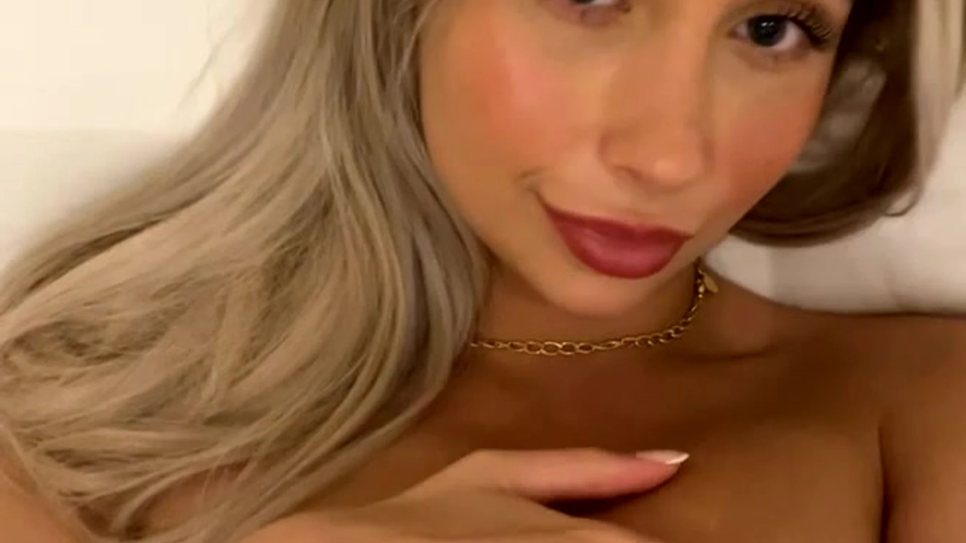 Epic Empowered Small Ass Lillian Phillips leaks OF