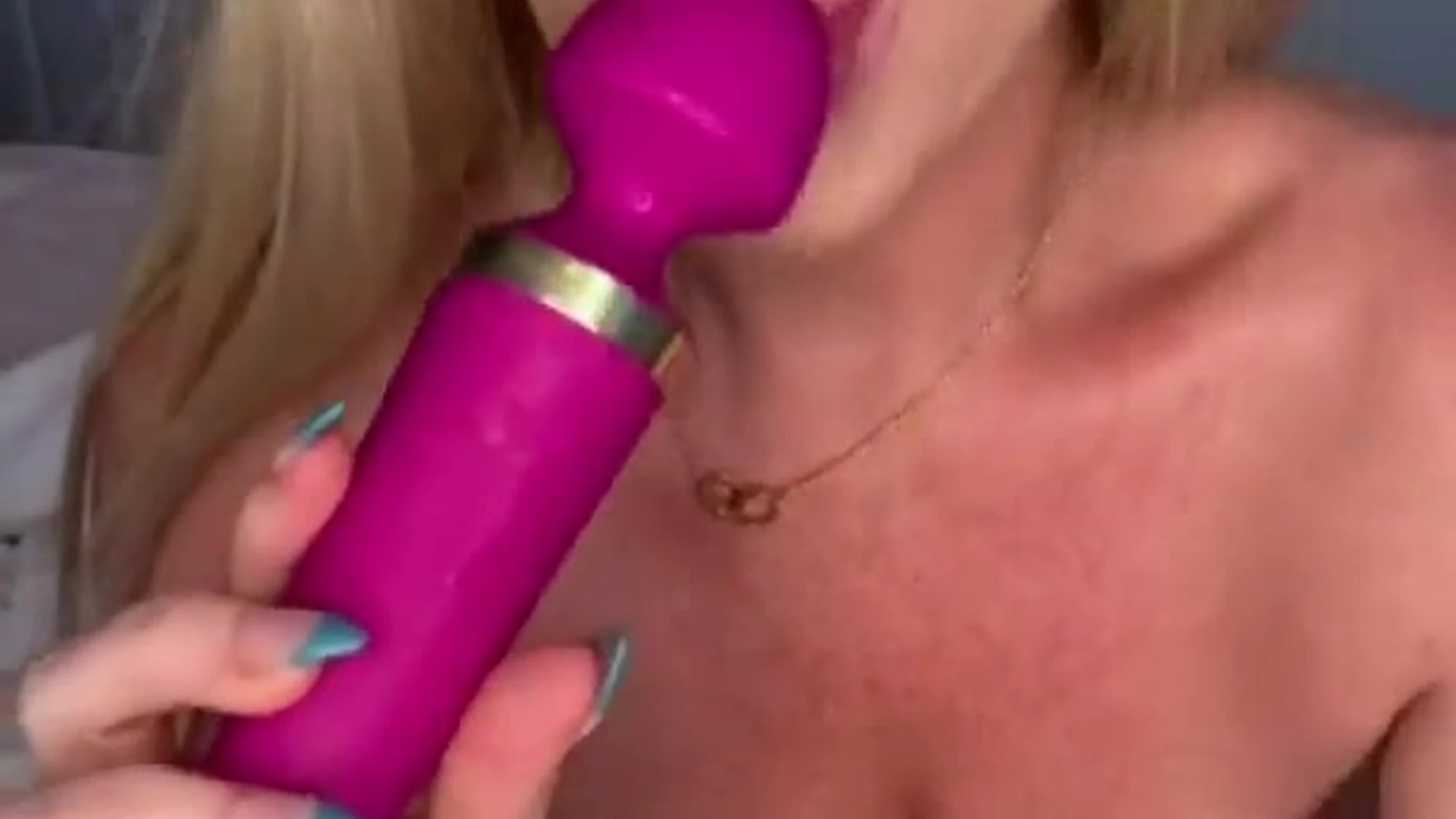 Exposed low-budgetgirl Sophie Dee face