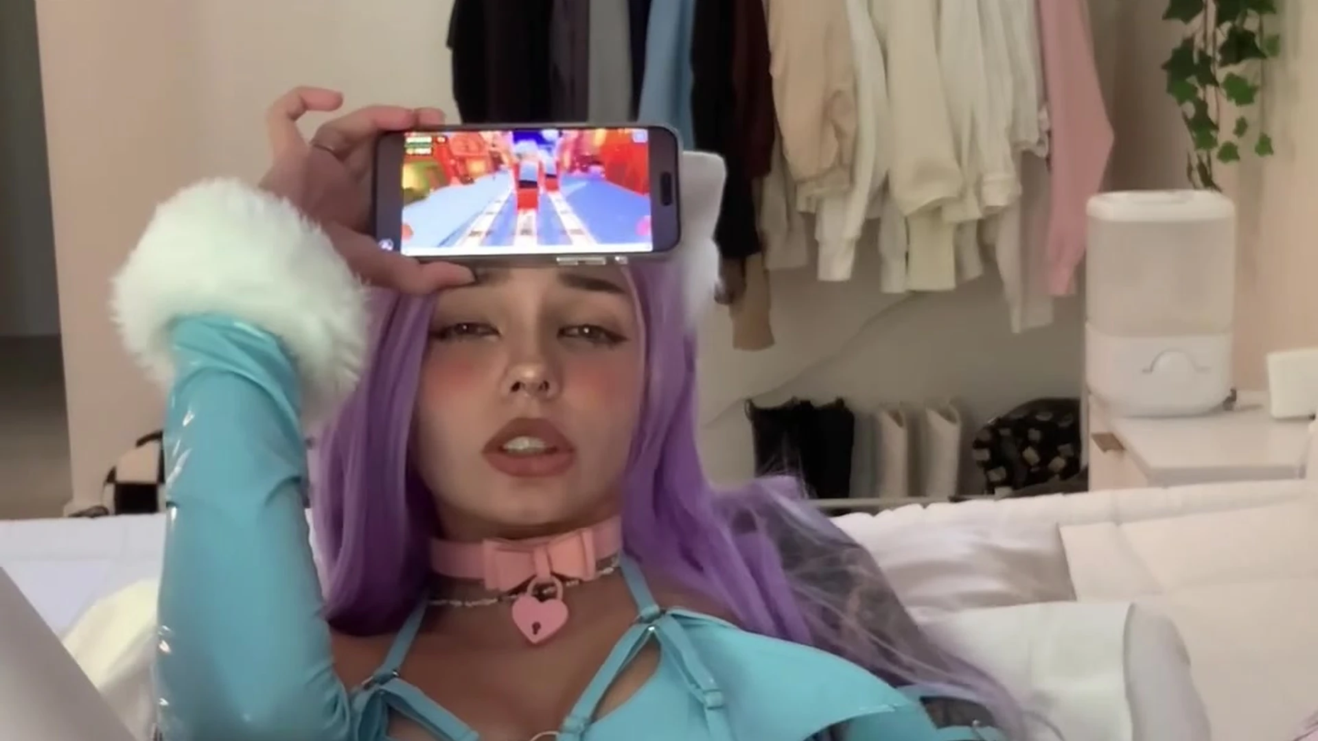 egirl sucking caucasian babyfooji bg