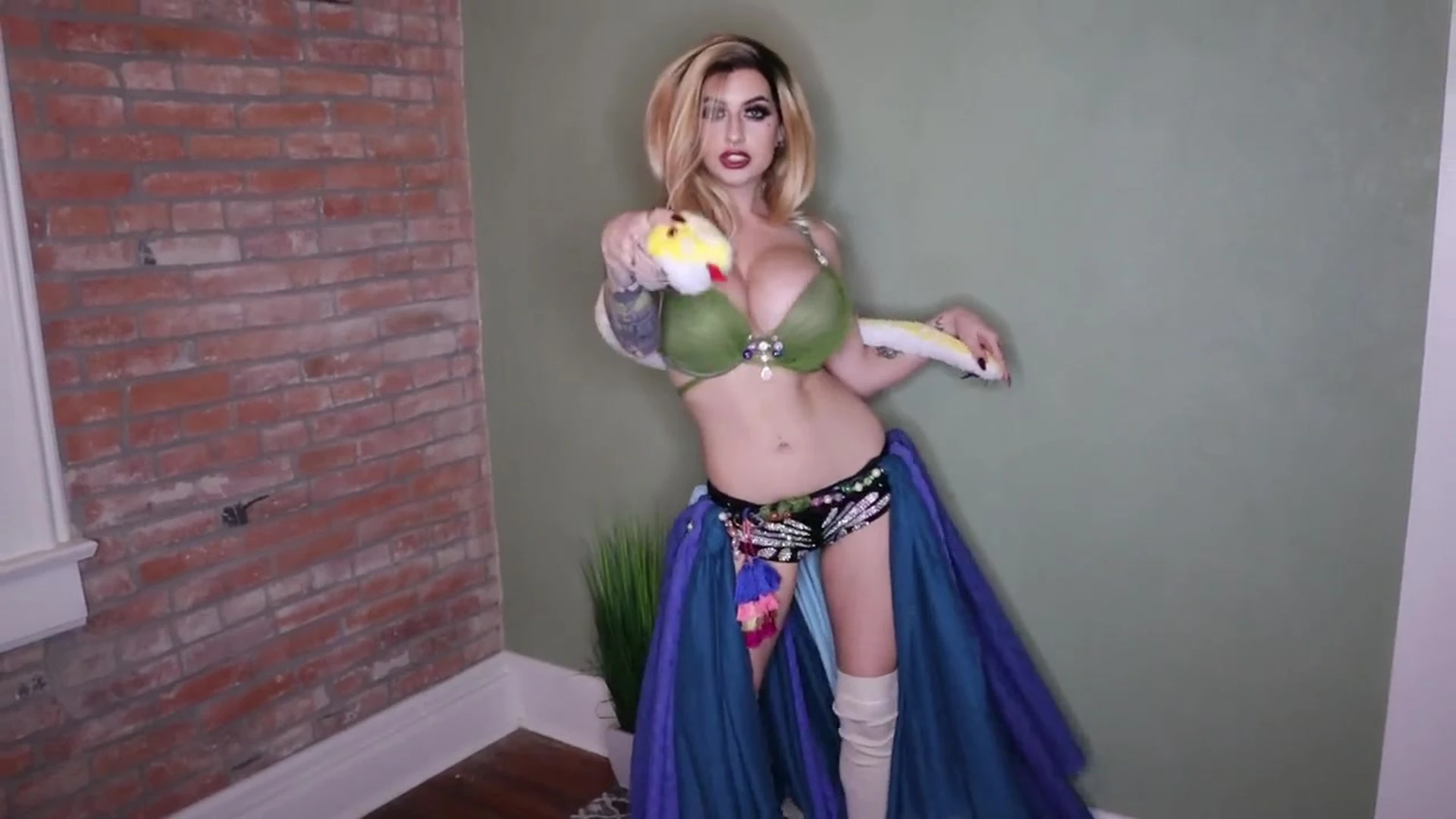 Sensational slim Cubbixoxo Naked