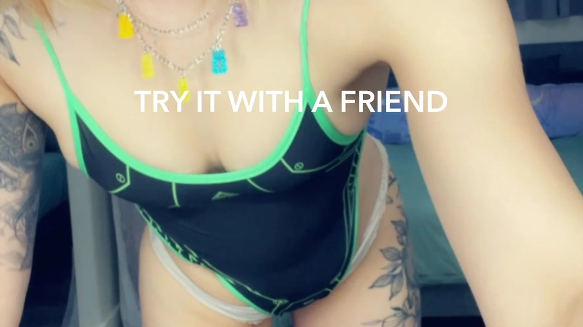 attractive petite Luxlo Naked Exclusive full vid