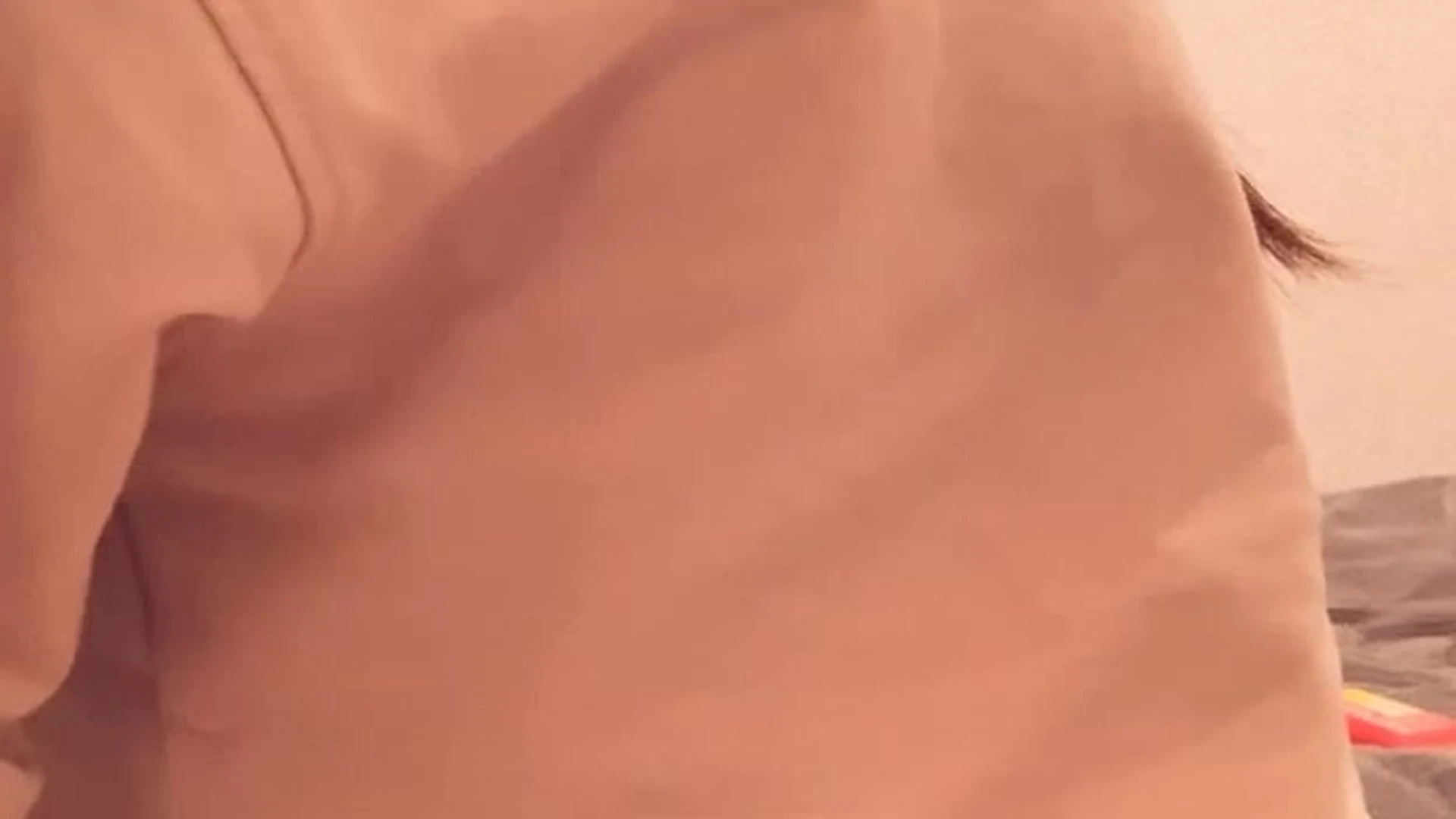 sexy Sweating Brunette Ellie Leen onlyfan