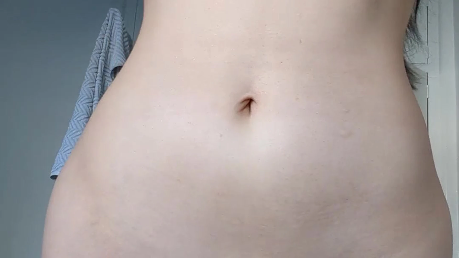 Confident  sucking Autralian LeahGoesWilde fapello