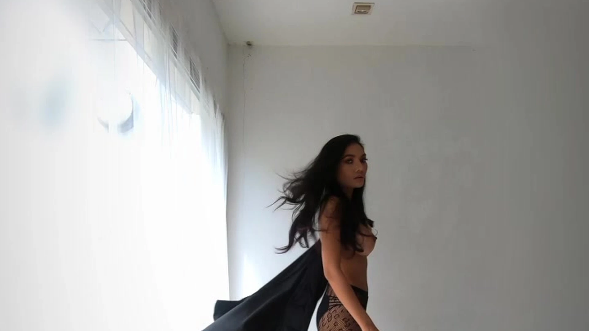 Skilled Sweating Petite ploytigerstam masturbating