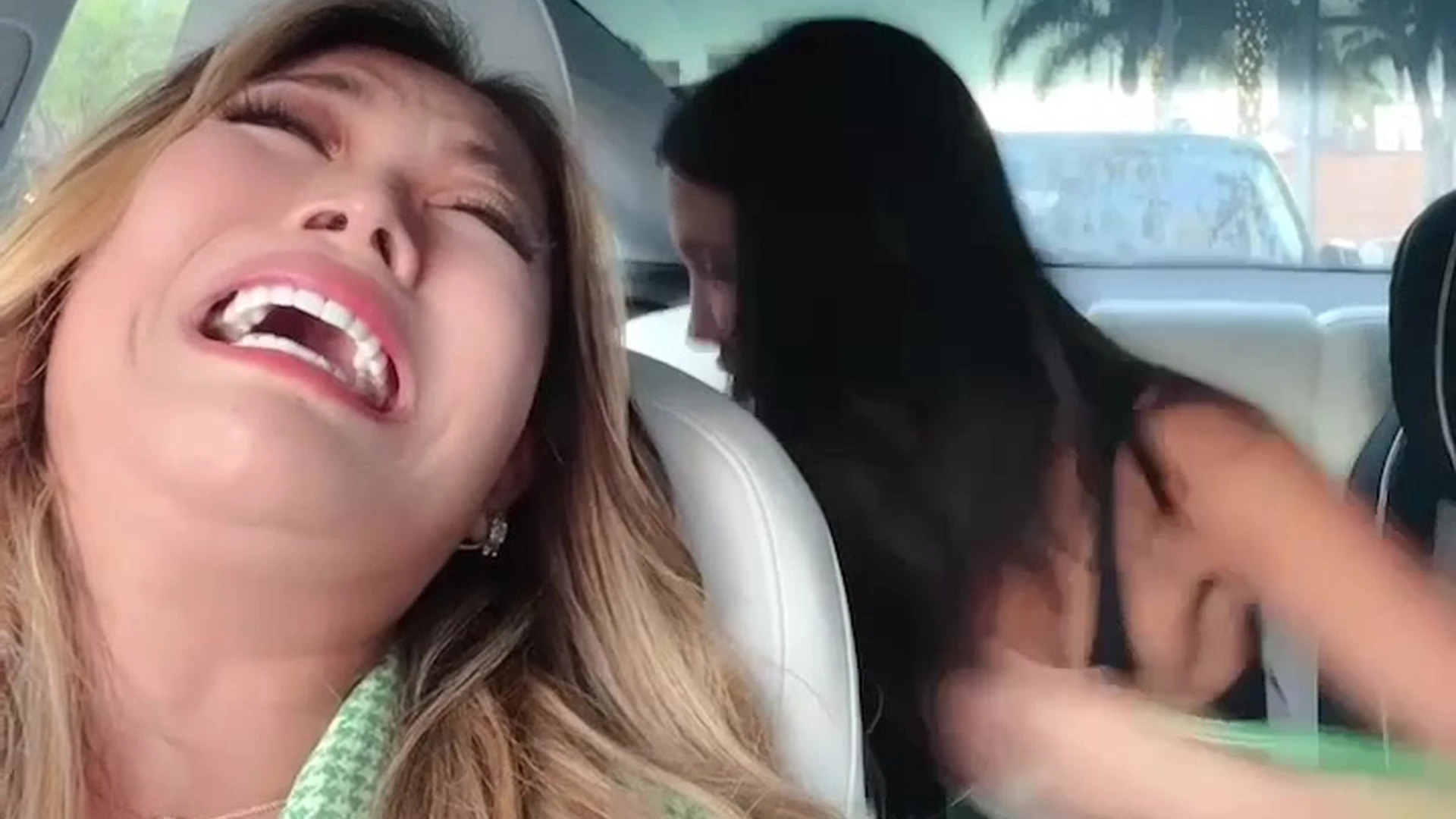 EPIC Natural Tits Jiaoying Summers ripped cams