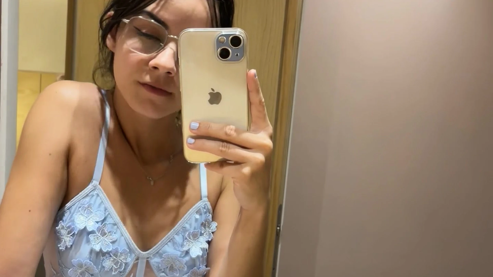 Exposed Authentic Big Ass Sarah Roomie camgirl